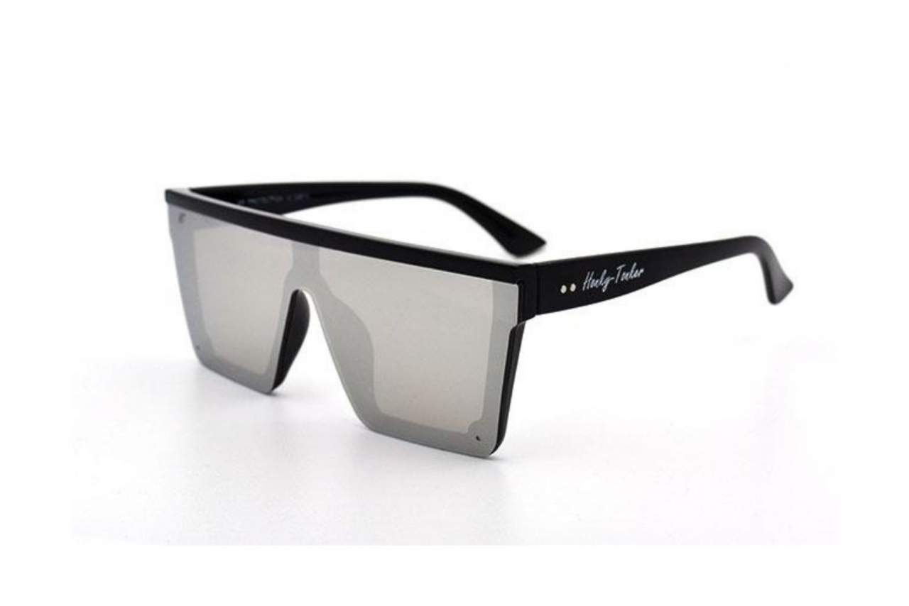 Gafas de sol cuadradas, la moda de la empresa malagueña Honky-Tonker