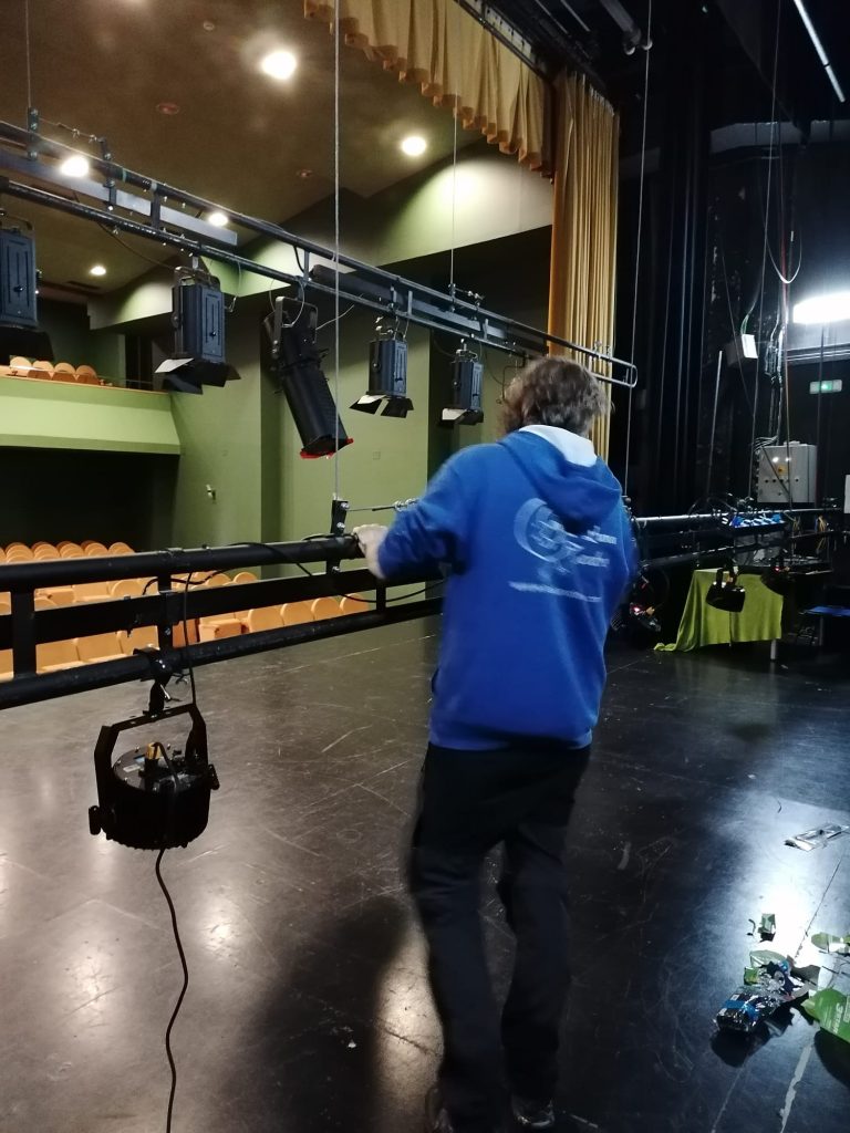 Cúllar Vega mejora las prestaciones de su teatro municipal