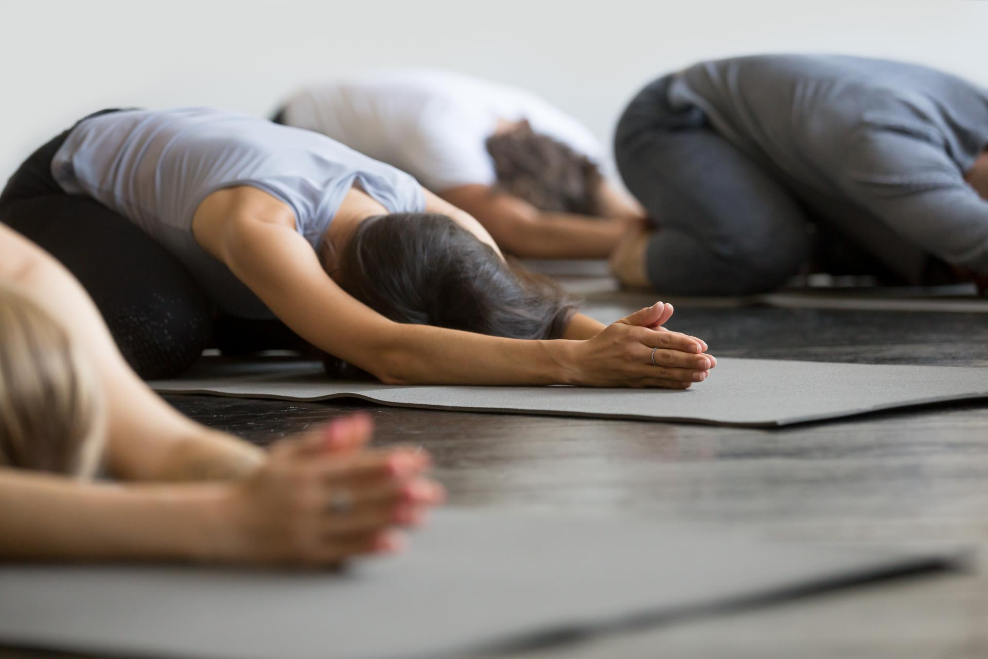 ¿Cómo practicar yoga online?: Escuela de Yoga Nazaret Hermida