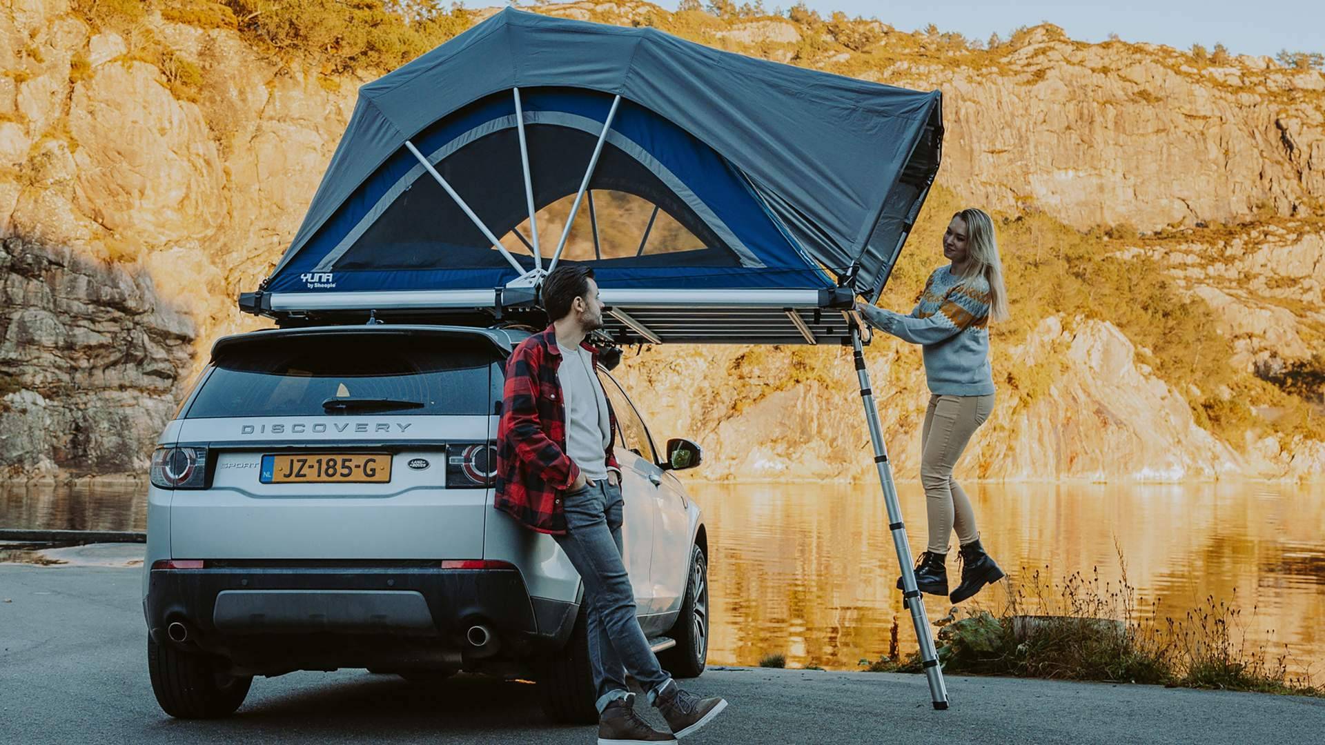 Las tiendas de techo coche distribuidas por Fox Camper, uno de los accesorios más buscados por campistas para la temporada de verano