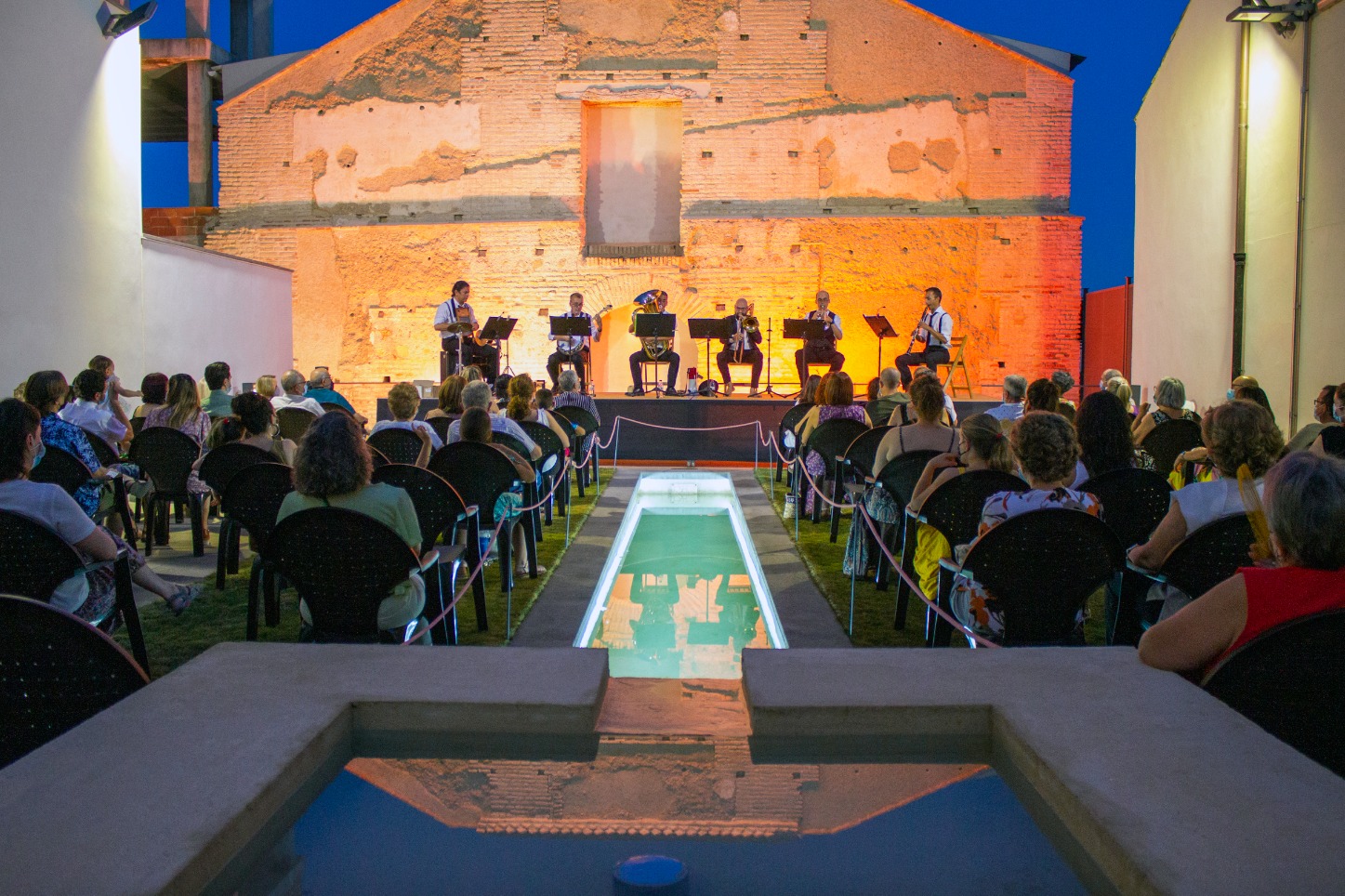 ‘The Riverside Hot Band’ inaugura los conciertos veraniegos en la Torre de la Alquería de Huétor Tájar