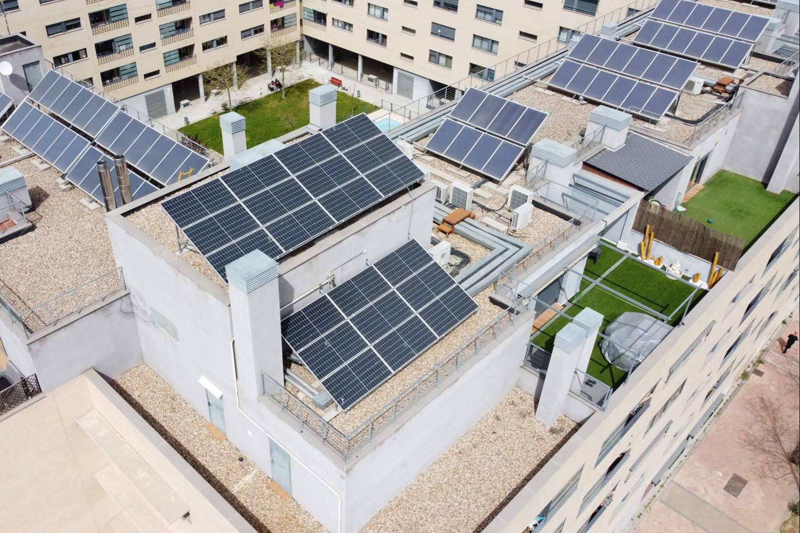 Los beneficios de las instalaciones solares compartidas, según Prime Energy
