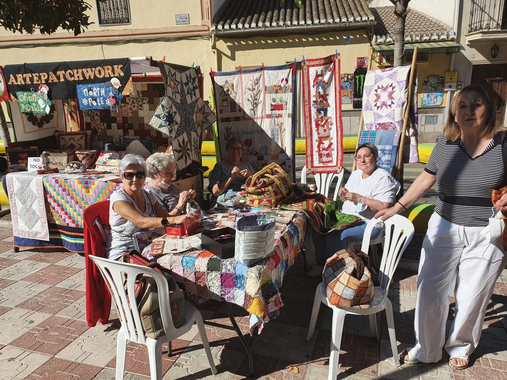 Las asociaciones sacan sus actividades a la calle en la Feria ‘Cúllar Vega se mueve’