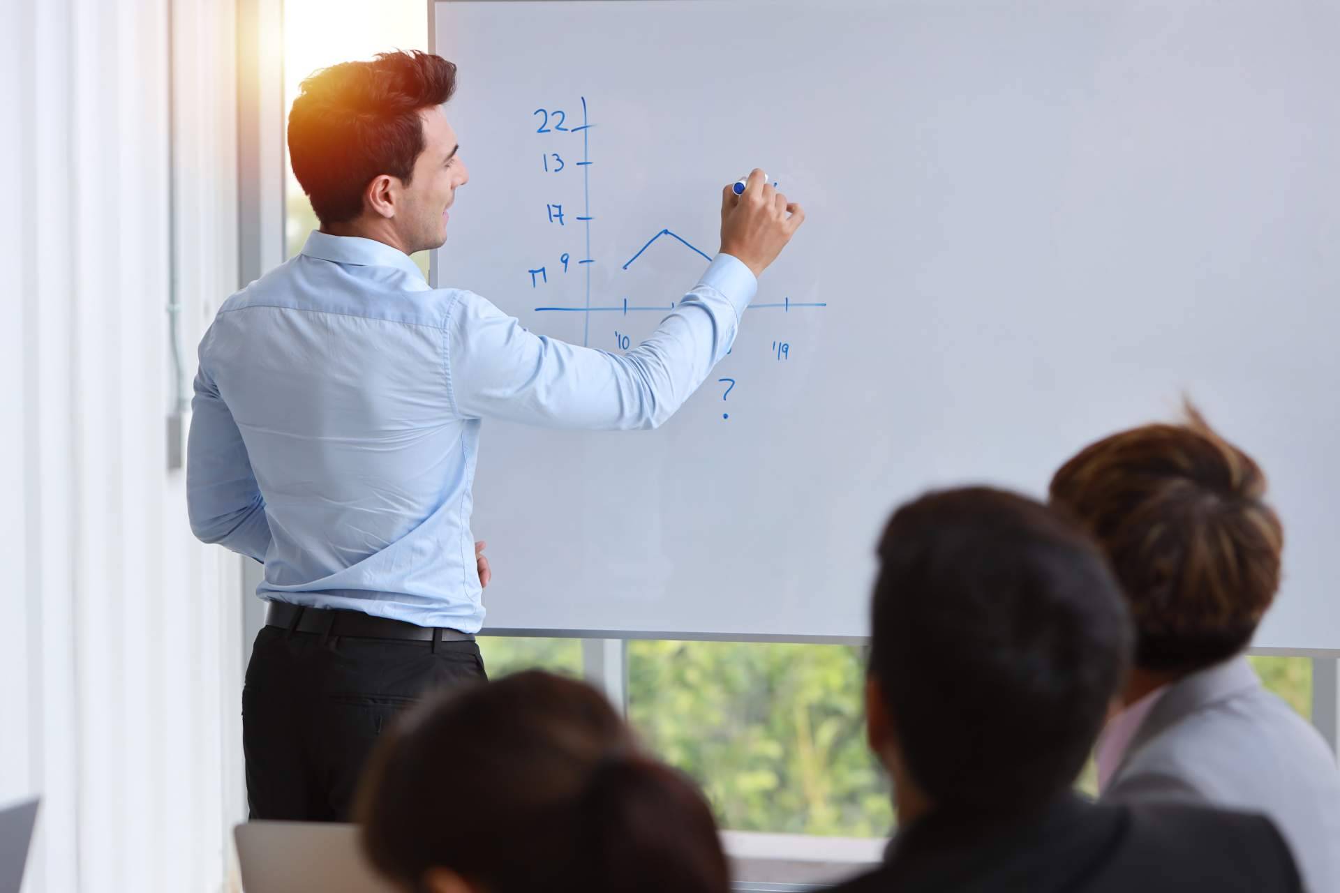 Mentoring mensual para emprendedores de la mano del funnel architect Israel Huerta