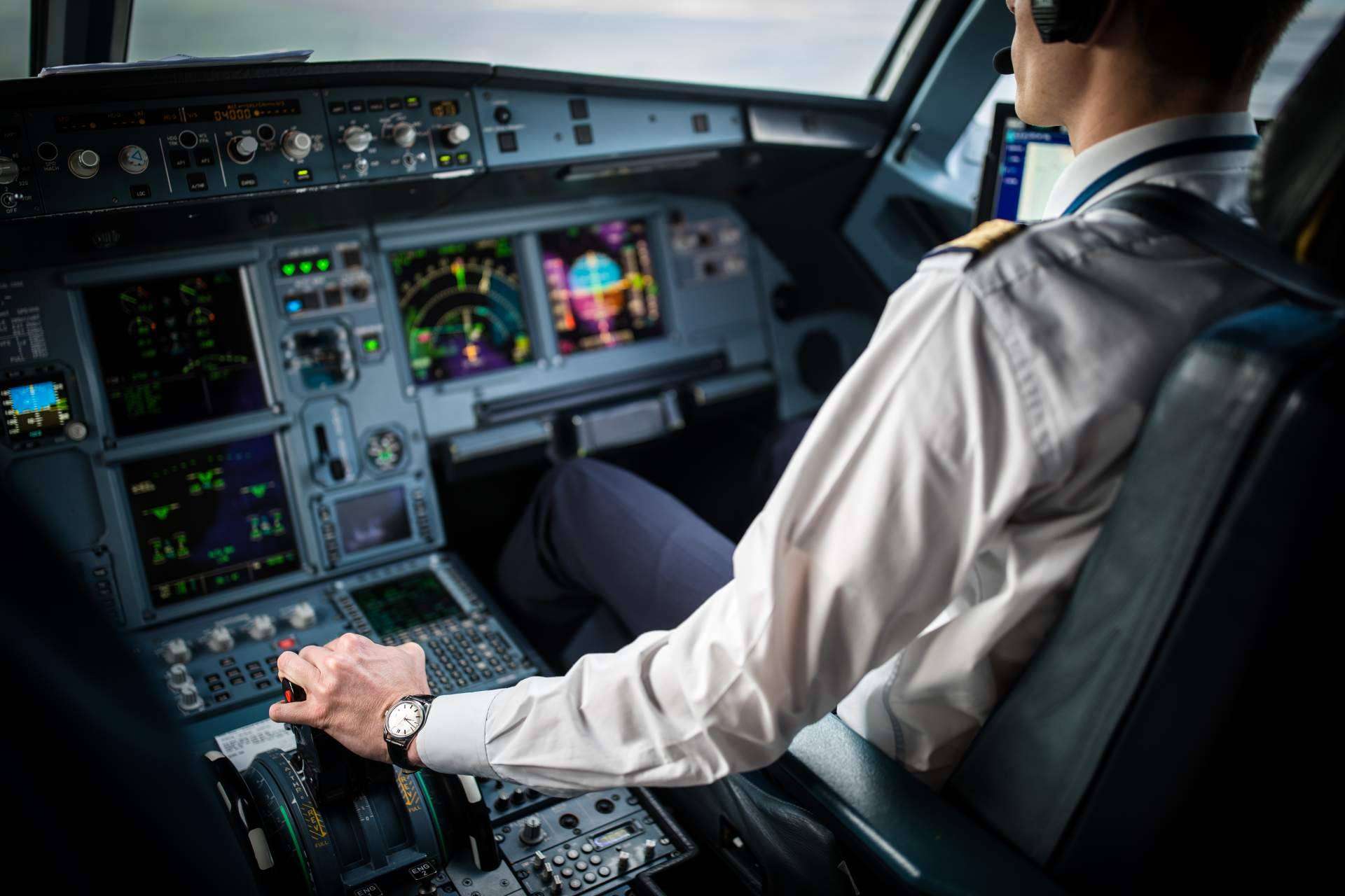 Curso de piloto privado avalado por la Agencia Estatal de Seguridad Aérea de España en la compañía Leonavia