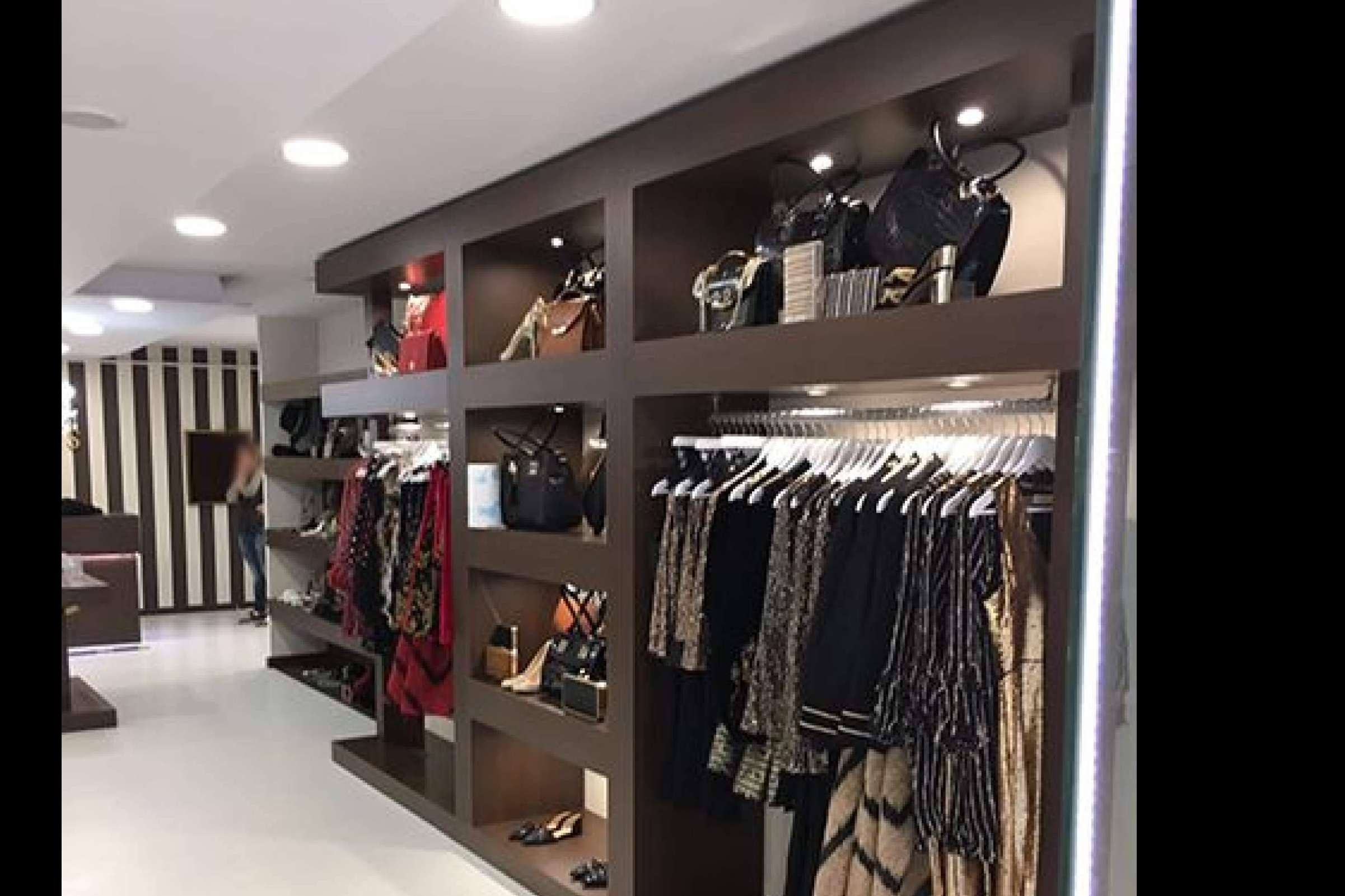 Poltini fabrica mobiliario para hoteles, restaurantes y residencias a medida