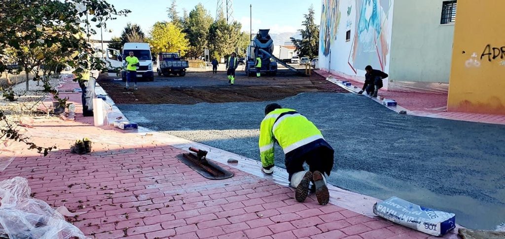 Cúllar Vega acondiciona un nuevo espacio junto a la Casa de la Cultura para celebrar eventos al aire libre