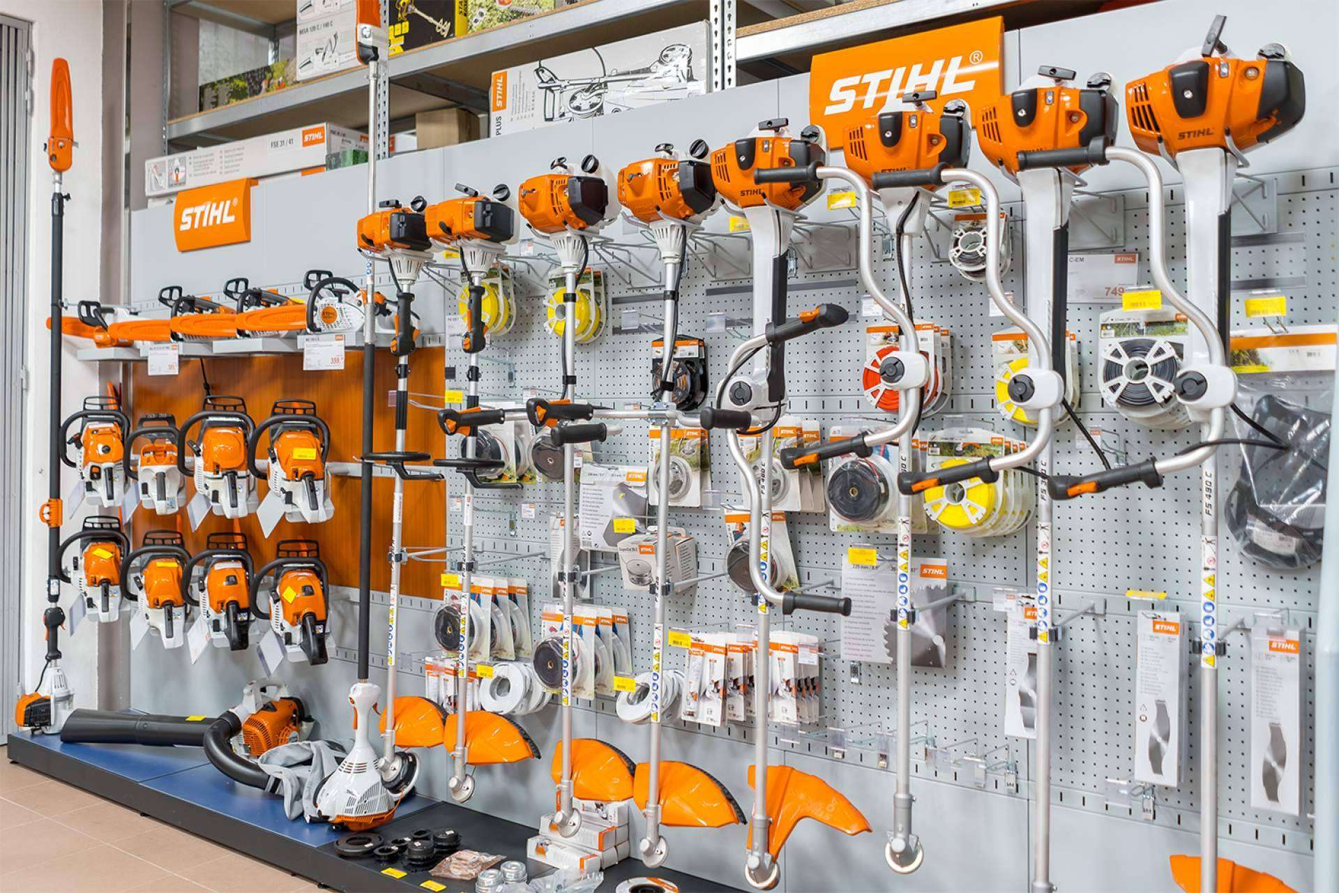 Ubicada en A Estrada, Galicia, Ferroestrada se establece como un taller oficial y distribuidores y de Stihl