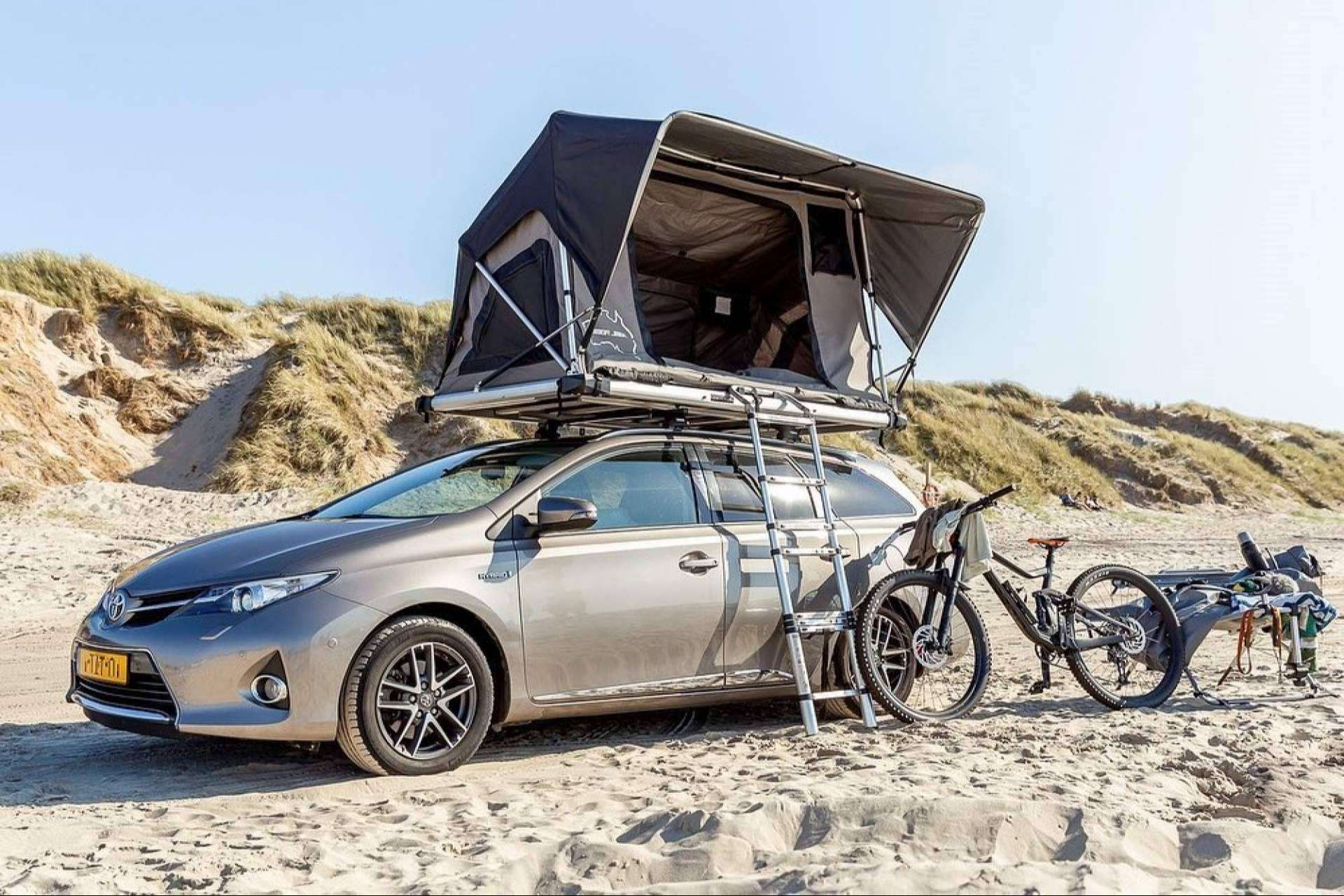 Las tiendas de campaña para techo de coche de Fox Camper son una buena opción para la temporada de camping