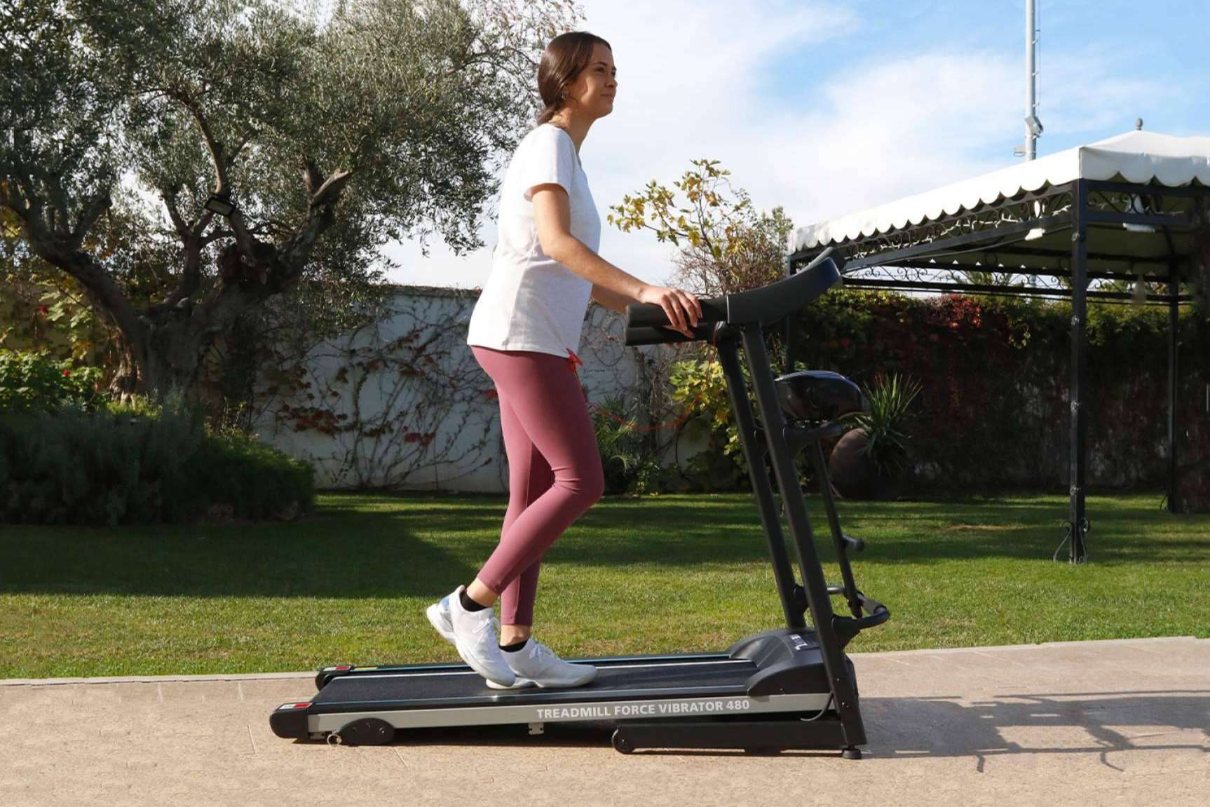 Marcar un completo entrenamiento con las cintas de correr Behumax