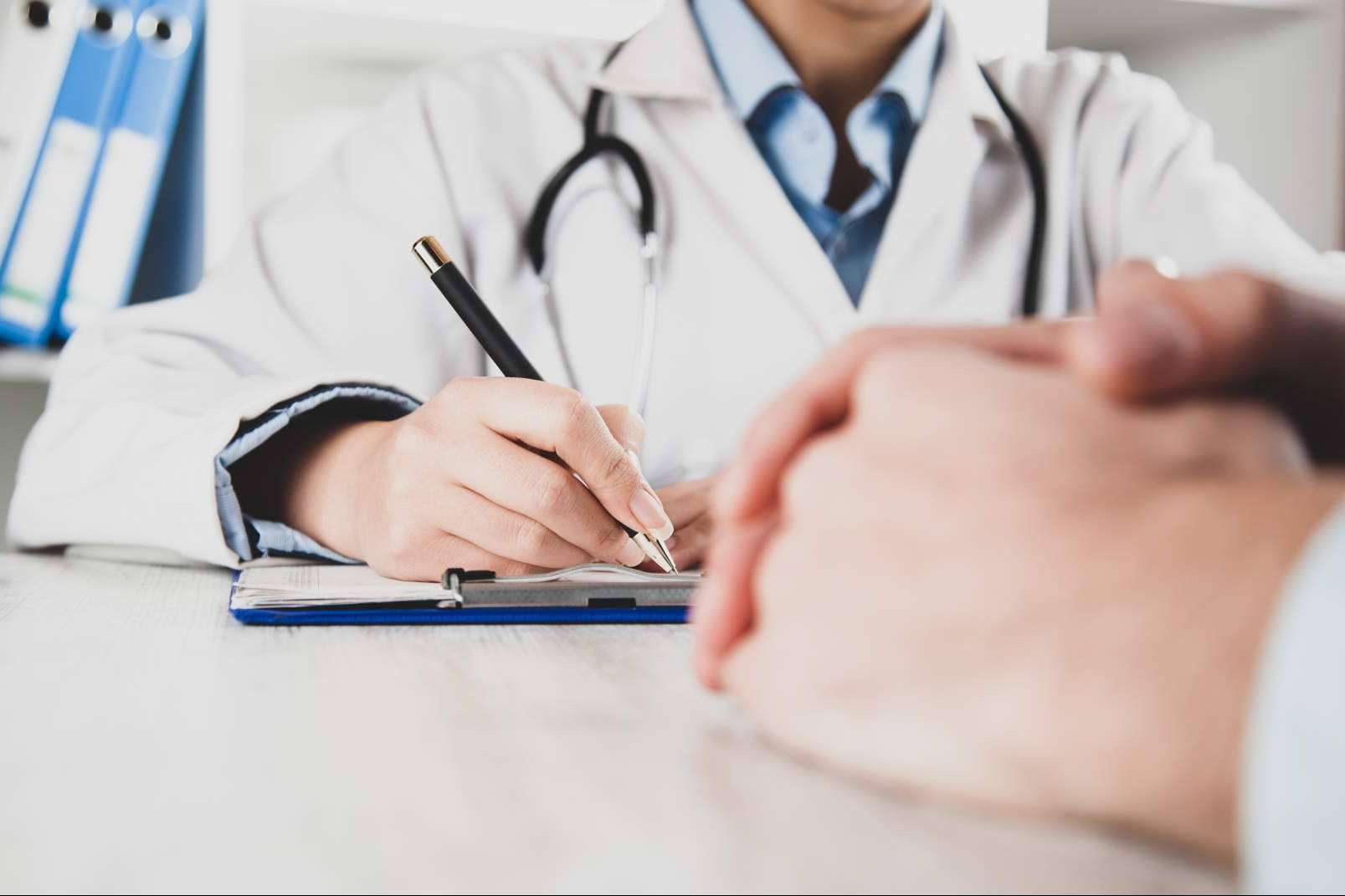 Un seguro médico permite ahorrar tiempo y esperas