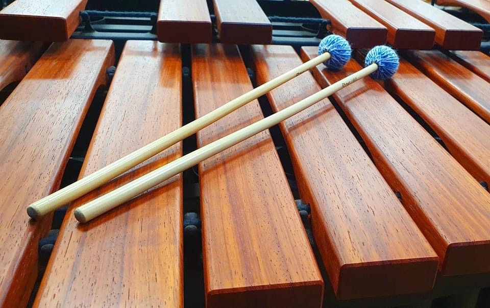 Los alumnos de la Escuela de Música de Cúllar Vega aprenderán a tocar la marimba gracias a la herencia que una vecina fallecida por coronavirus dejó a su pueblo