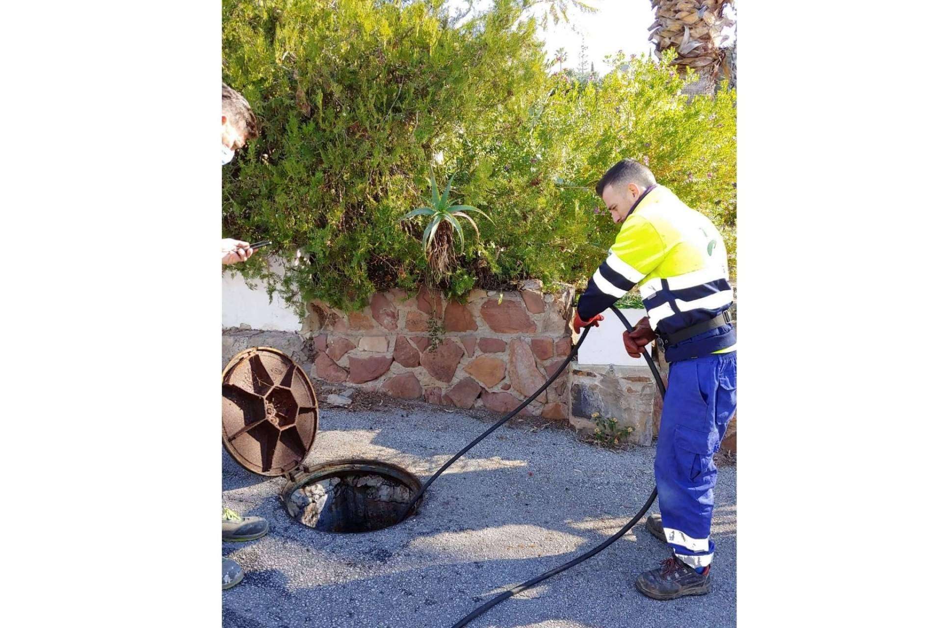 Desatoro tubería, inspección de saneamiento o rehabilitación sin obras, entre los servicios de Rey Tuberías
