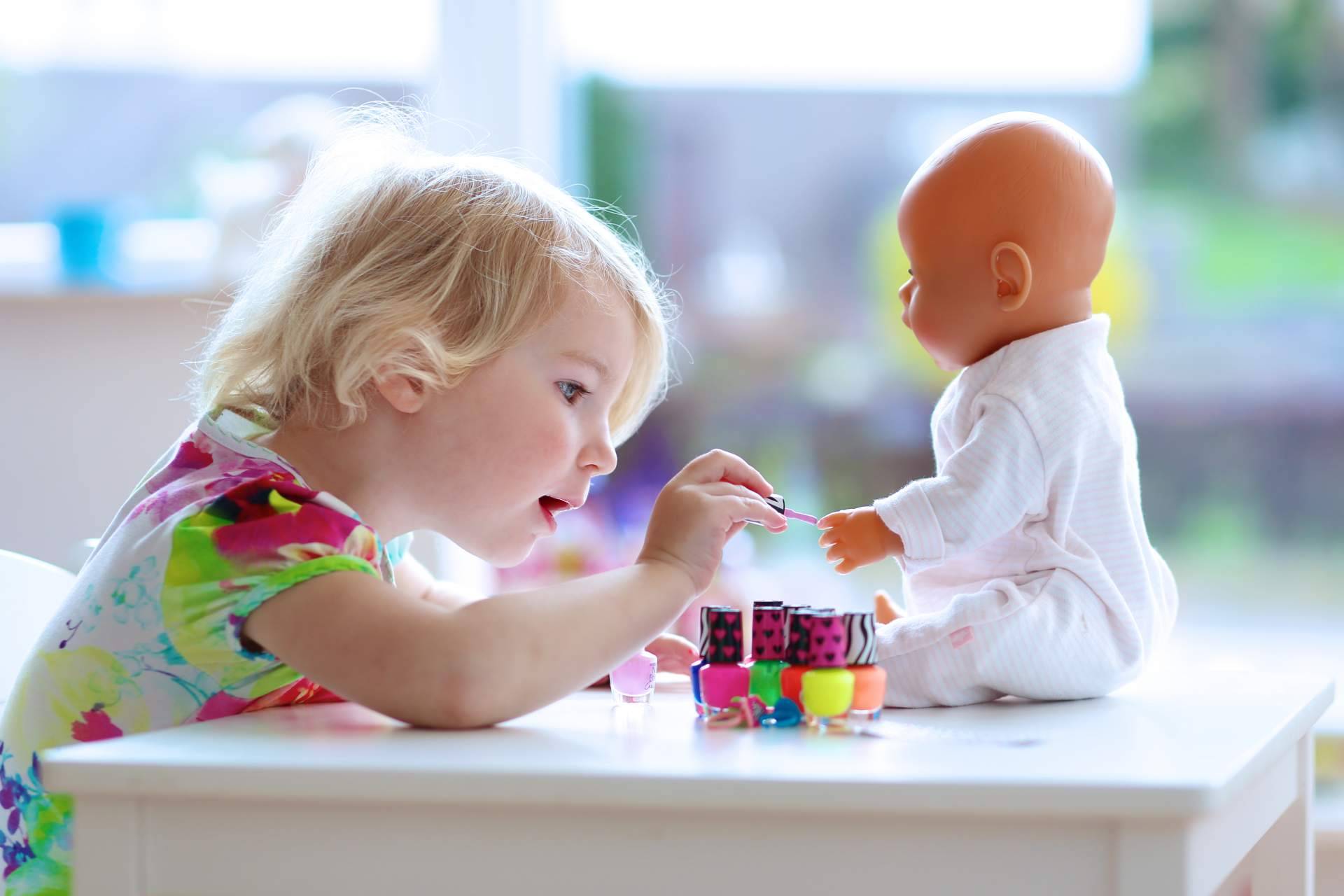 Muñecas y juguetes infantiles para niños y niñas en Muñecas de Moda