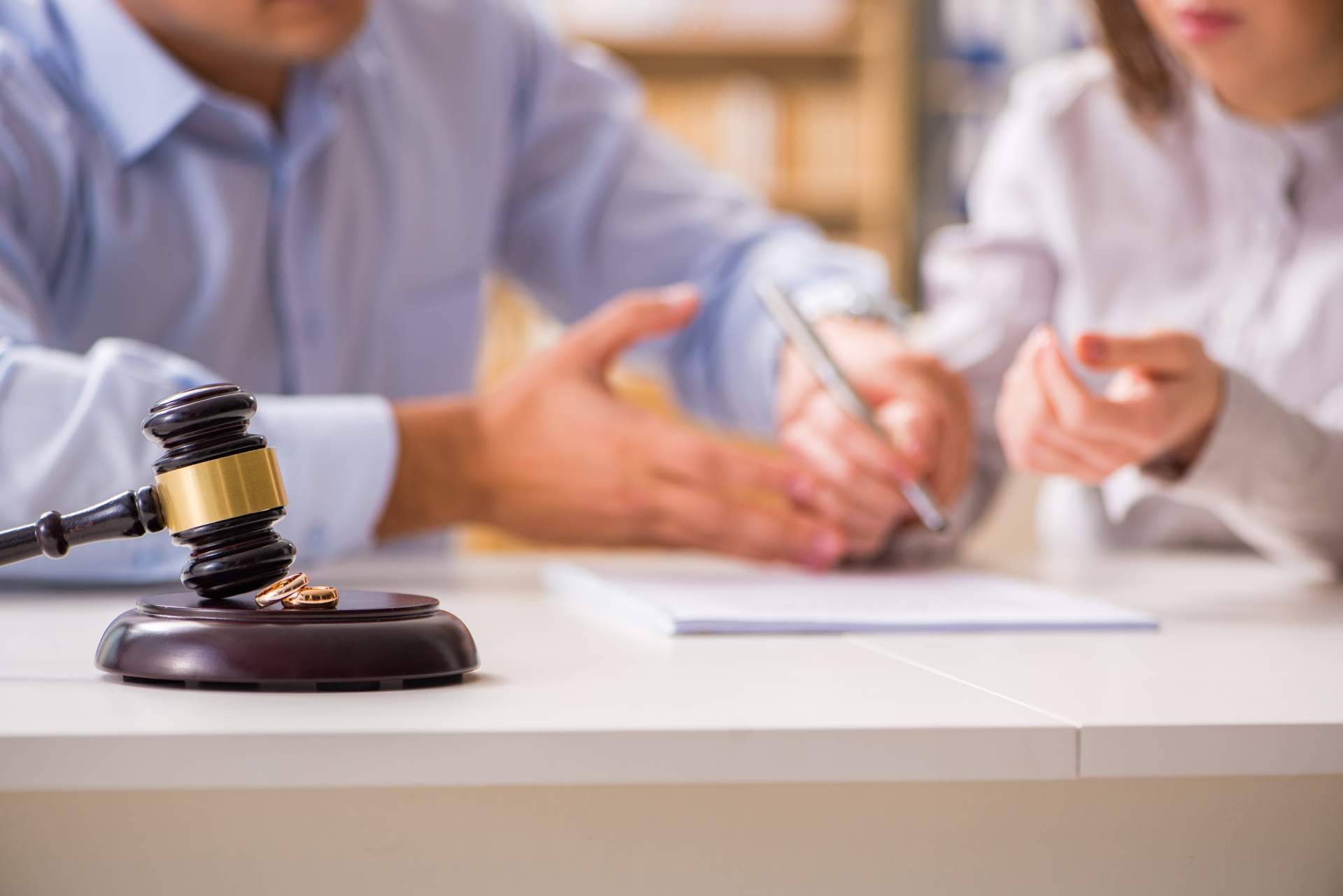Tramitar un divorcio express con hijos de forma adecuada con la guía del divorcio express 2022