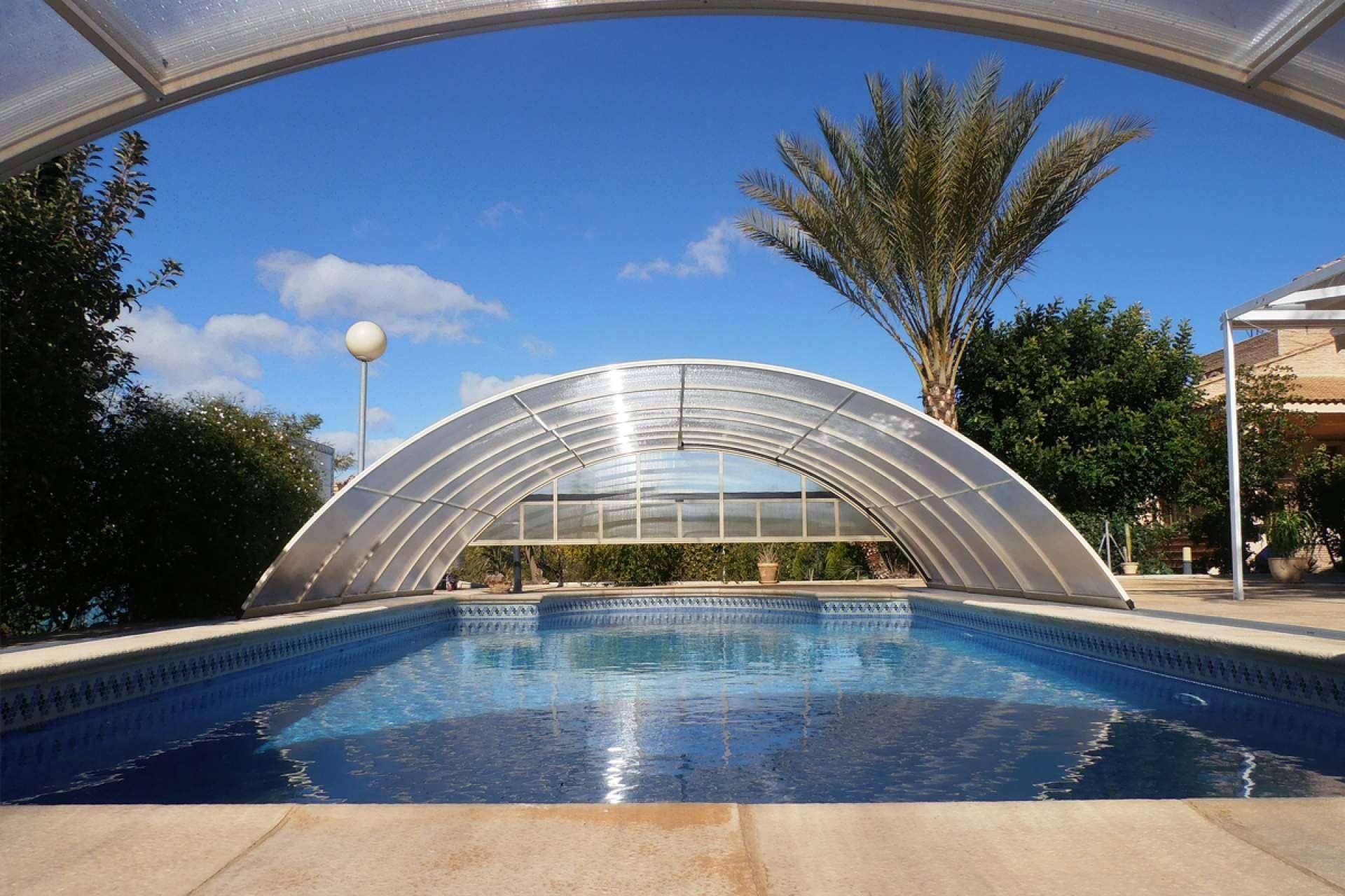 ¿Cuáles son las ventajas de contar con una cubierta de piscina baja con carril como las del modelo Segóbriga?, por COVERTTO