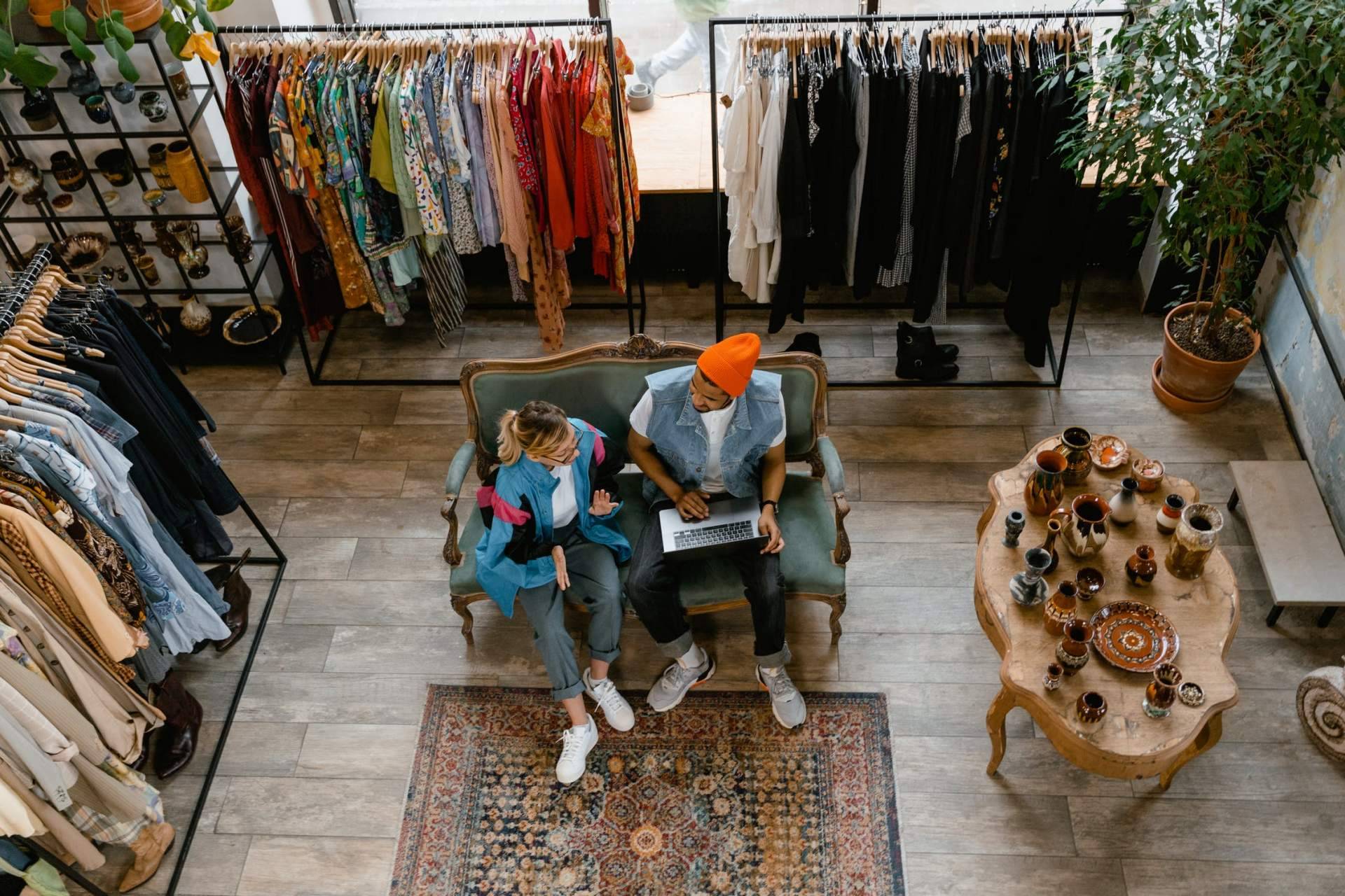 El portal de outletropabarata.com permite encontrar buenos precios en ropa de marca barata