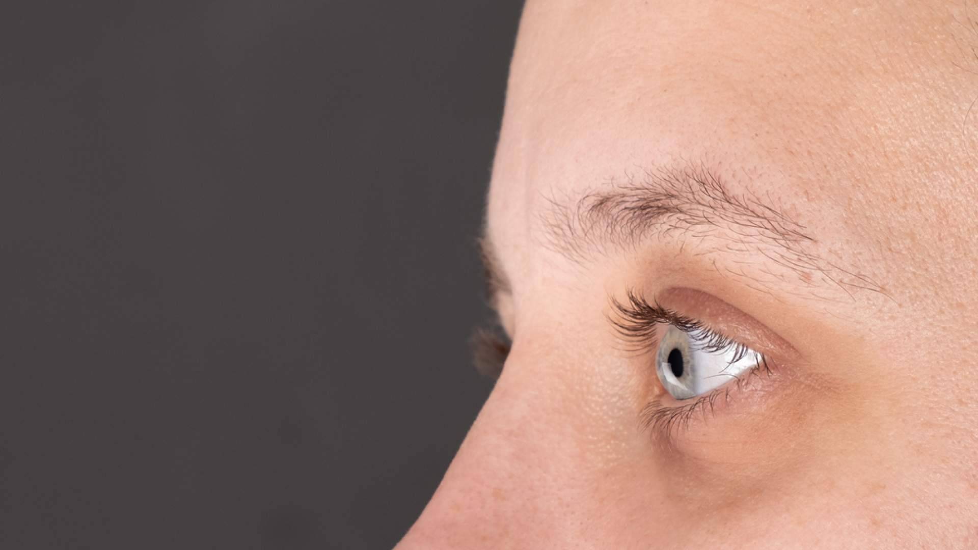 Élite Capilar emplea el método Zafiro para trasplantes de cejas