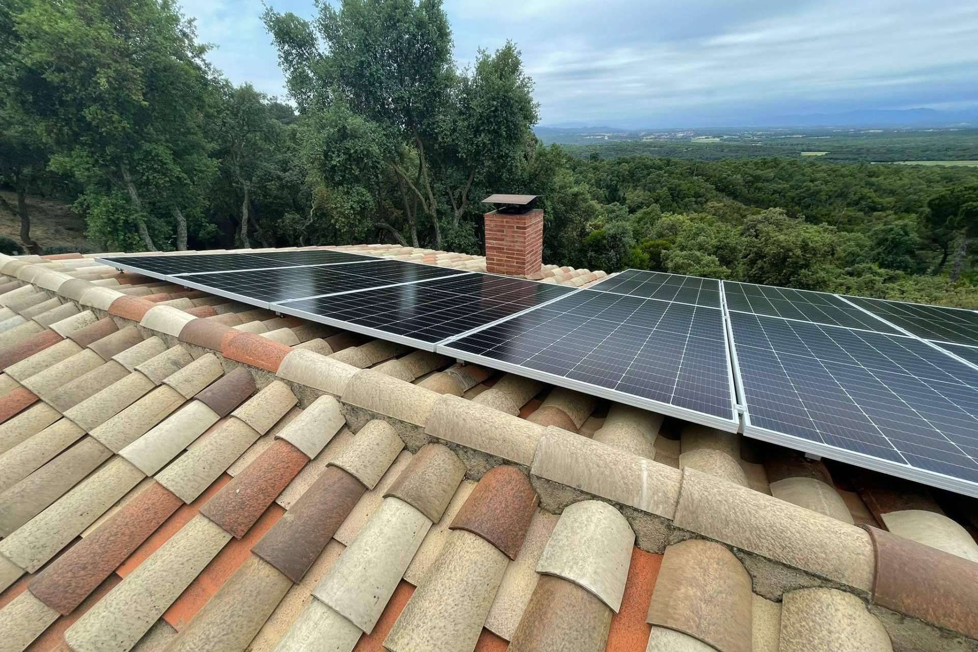 Los beneficios de la instalación de placas solares para el autoconsumo, por Sereco Energía