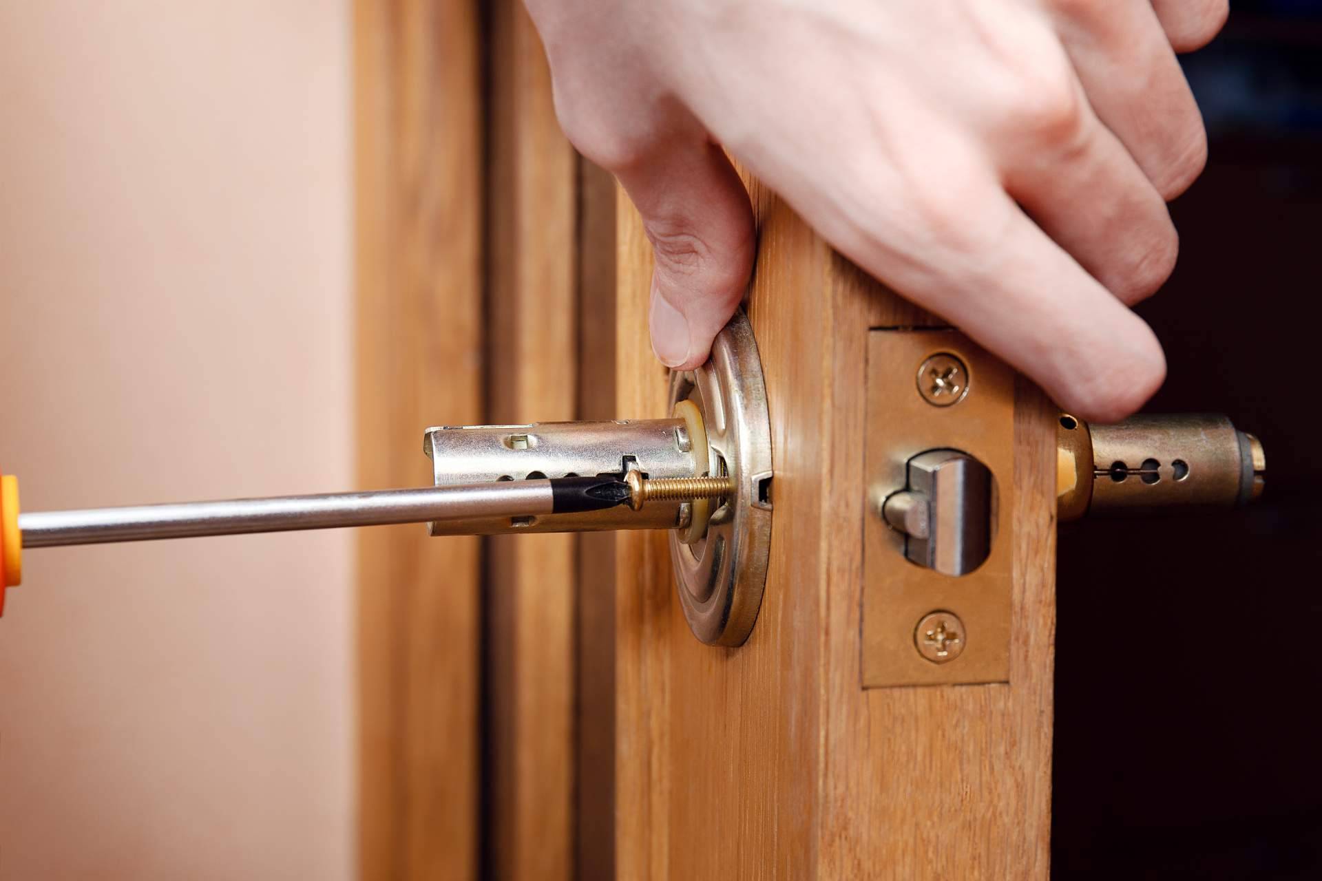 Cerrajeros en Marbella disponibles 24h, de la mano de Reparar Tu Casa Marbella