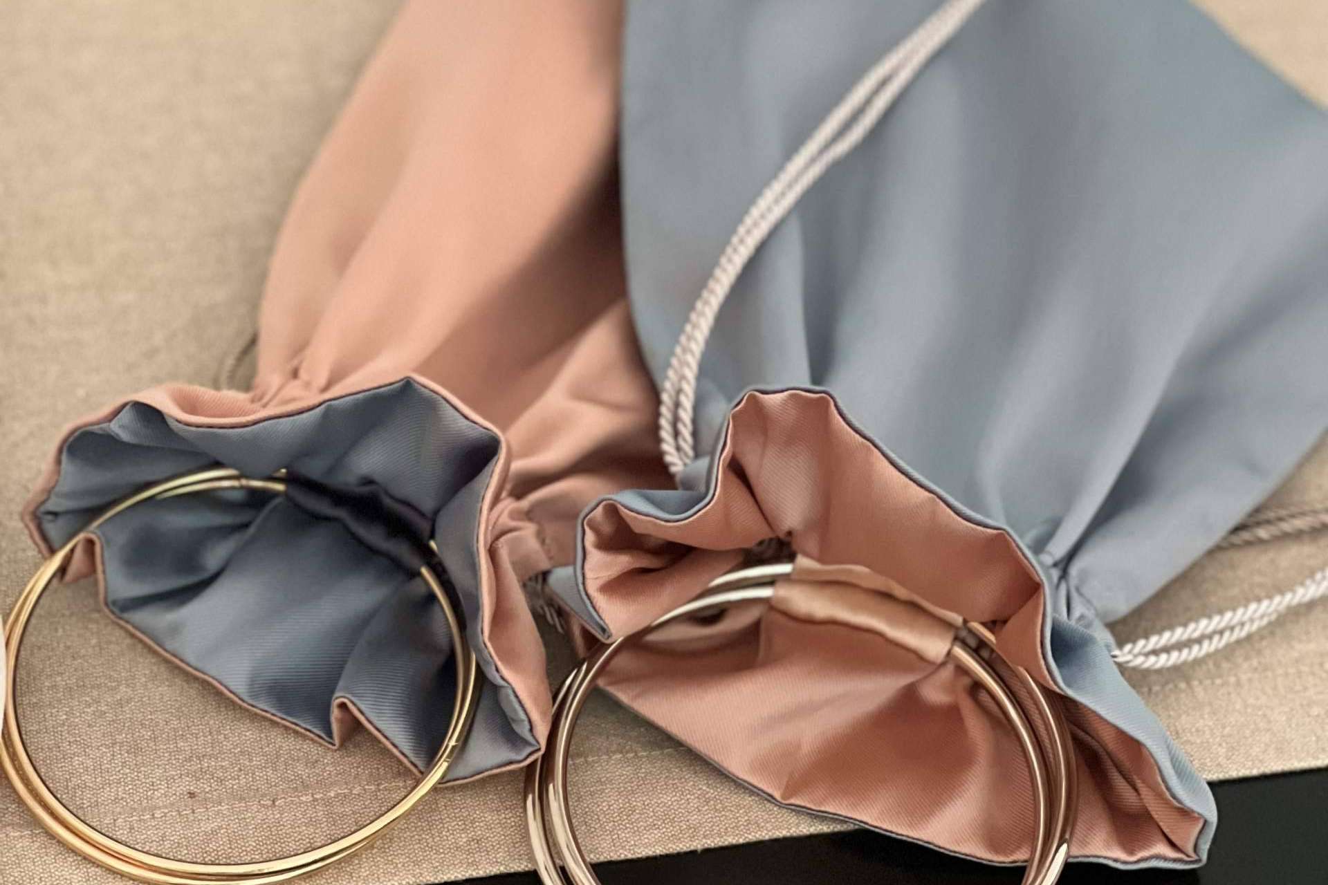Bomboneras, la versatilidad en un look casual o elegante con Carmen Fernández Complementos