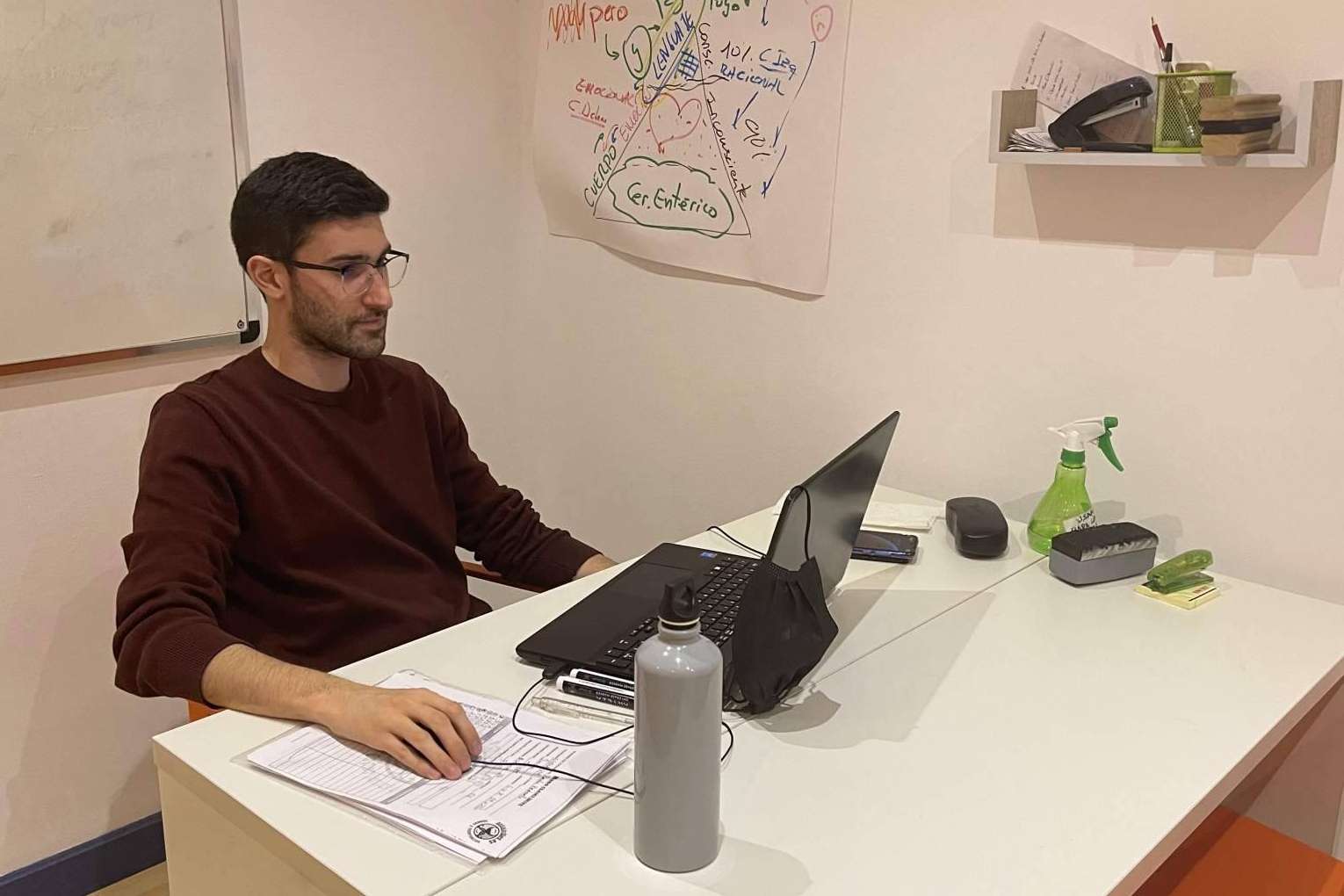 Conseguir un título oficial desde la playa este verano es posible con Aula Inglés Academy