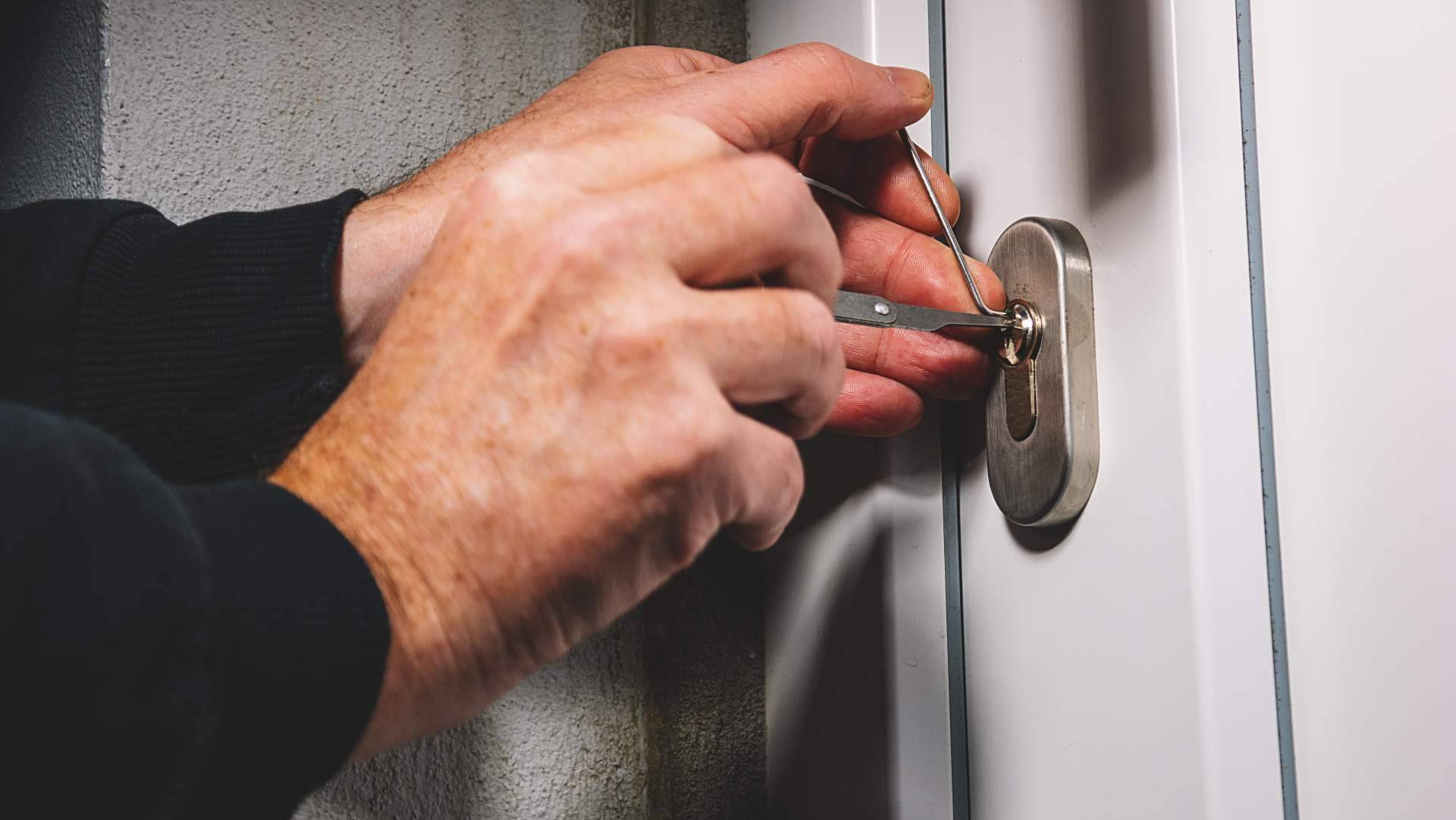 Los servicios de cerrajería de urgencias en Elche de Soluciones González