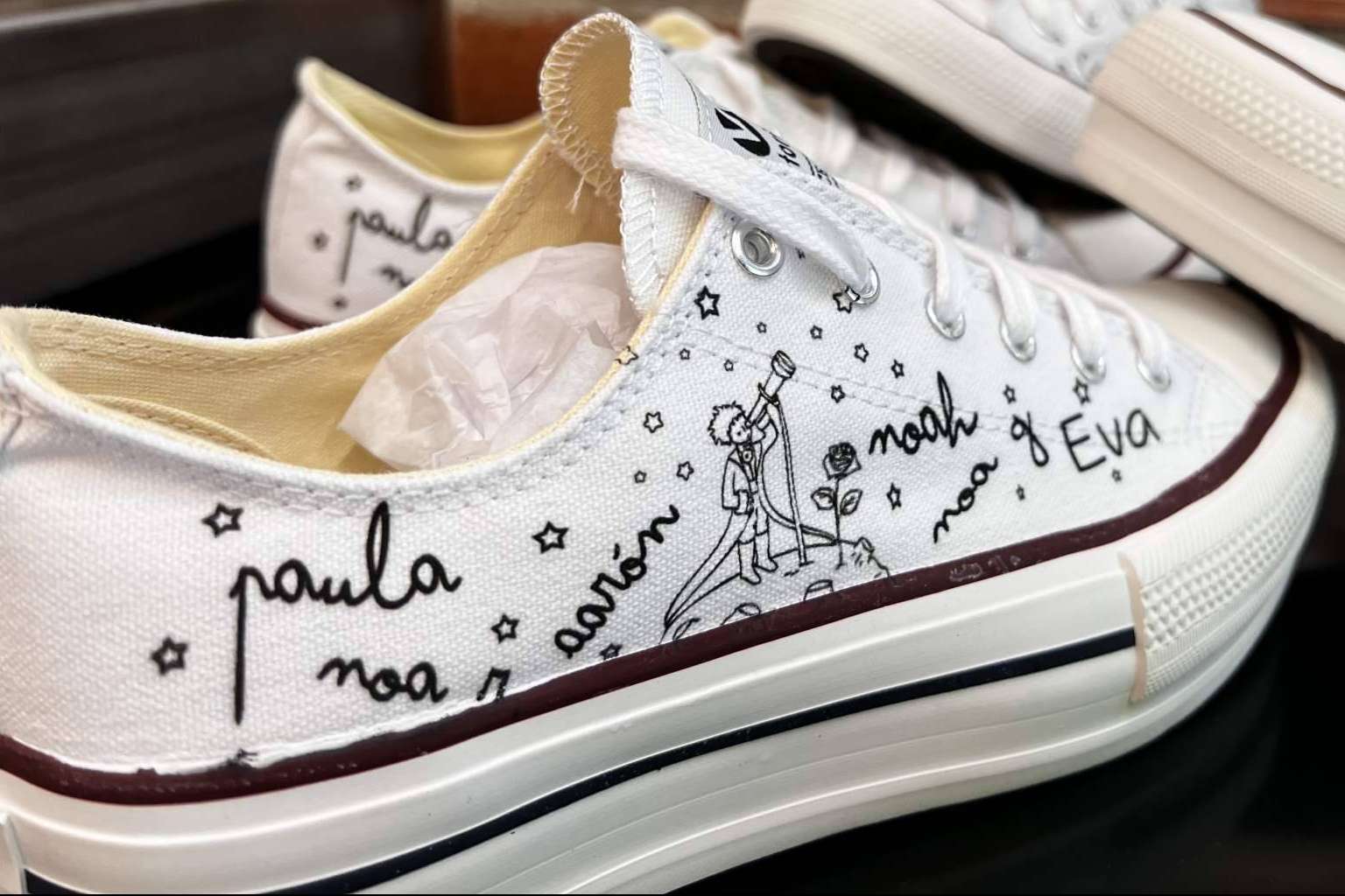 Zapatillas personalizadas para cada ocasión con AMM Aerografía