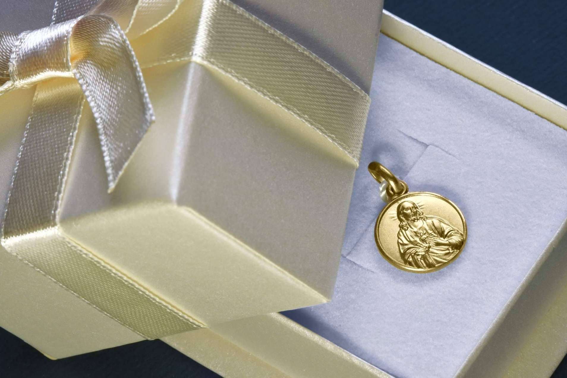 El Rubí Joyeros y su oferta de medallas de oro