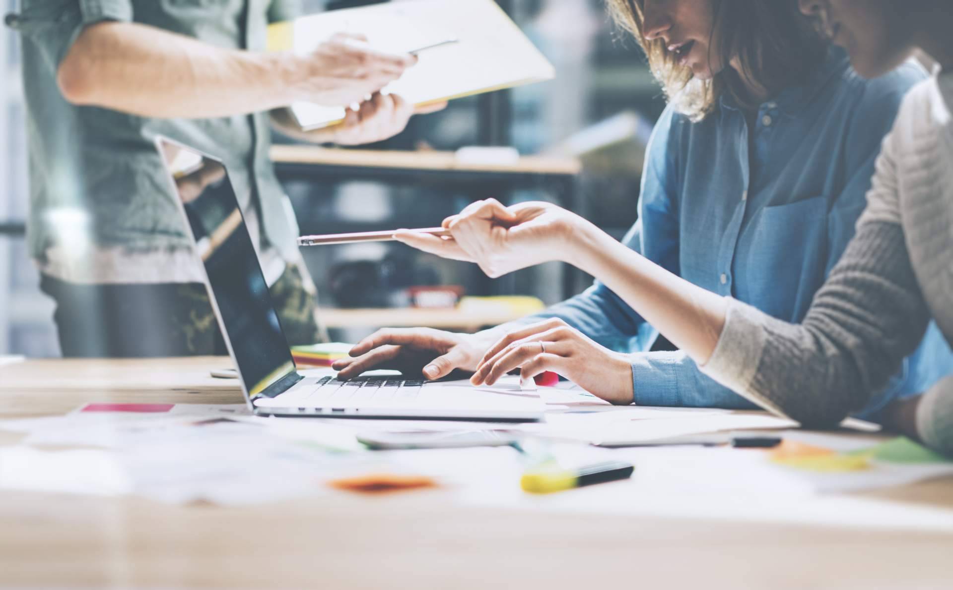 Centralizar los servicios de marketing mediante Growth Marketing, la apuesta de Marketinianas