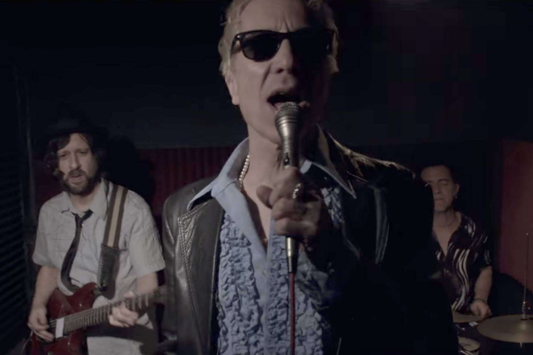 Xavier Boet es el encargado de dirigir y producir el último videoclip de la banda Warm Gun, titulado Keep on dancing