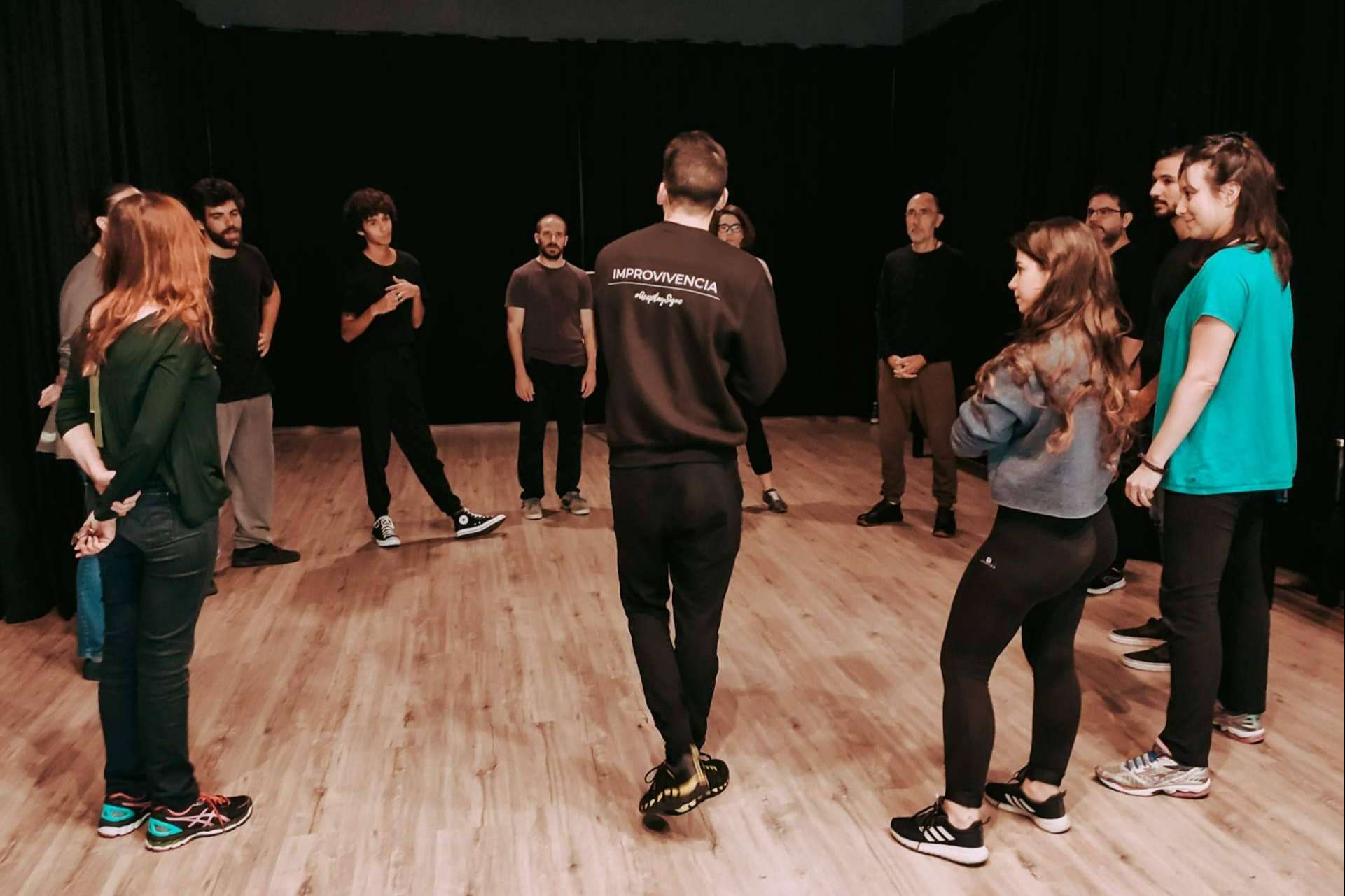 Los cursos de ImproVivencia para aprender improvisación teatral