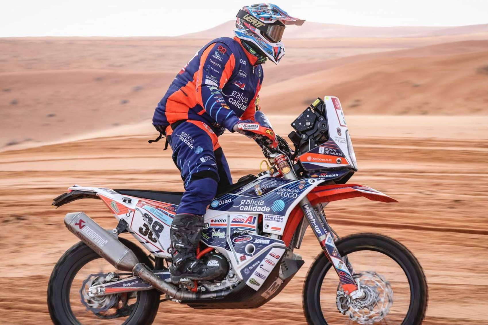 ADHESIVOSEMBARRADOS ofrece ropa personalizada para motocross, enduro y trail