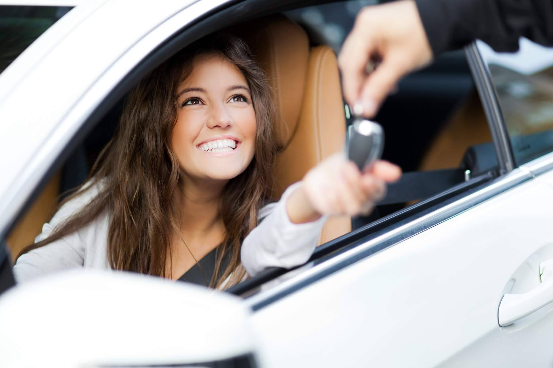 Renting Car Fácil permite disfrutar coches de estreno con su renting de coches