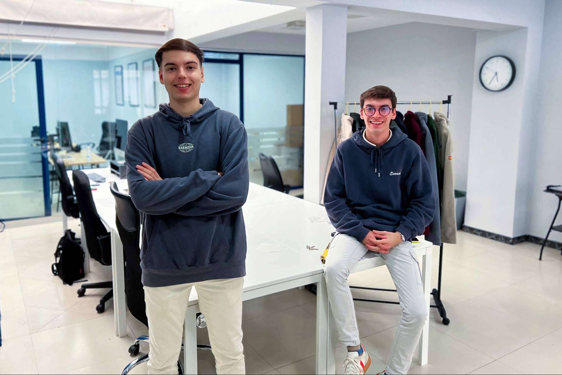 Esenzia, moda joven creada por jóvenes emprendedores