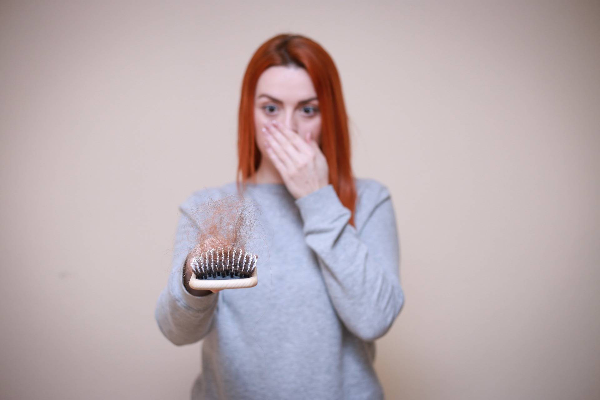 El efluvio telógeno es una alopecia 100 % reversible si se trata