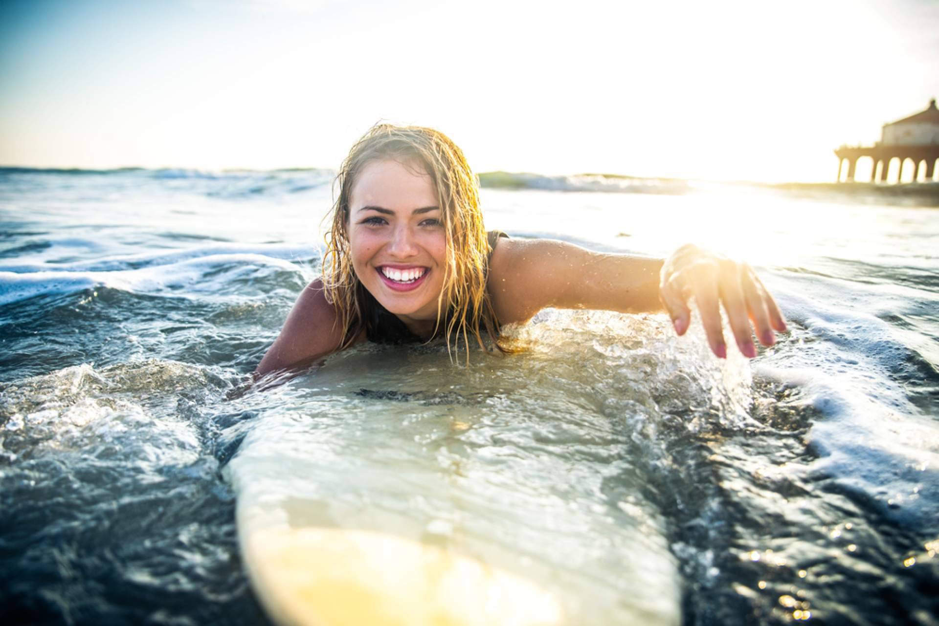 El acompañamiento en el surf para mejorar el aprendizaje, con la academia Poseidon Surf Academy