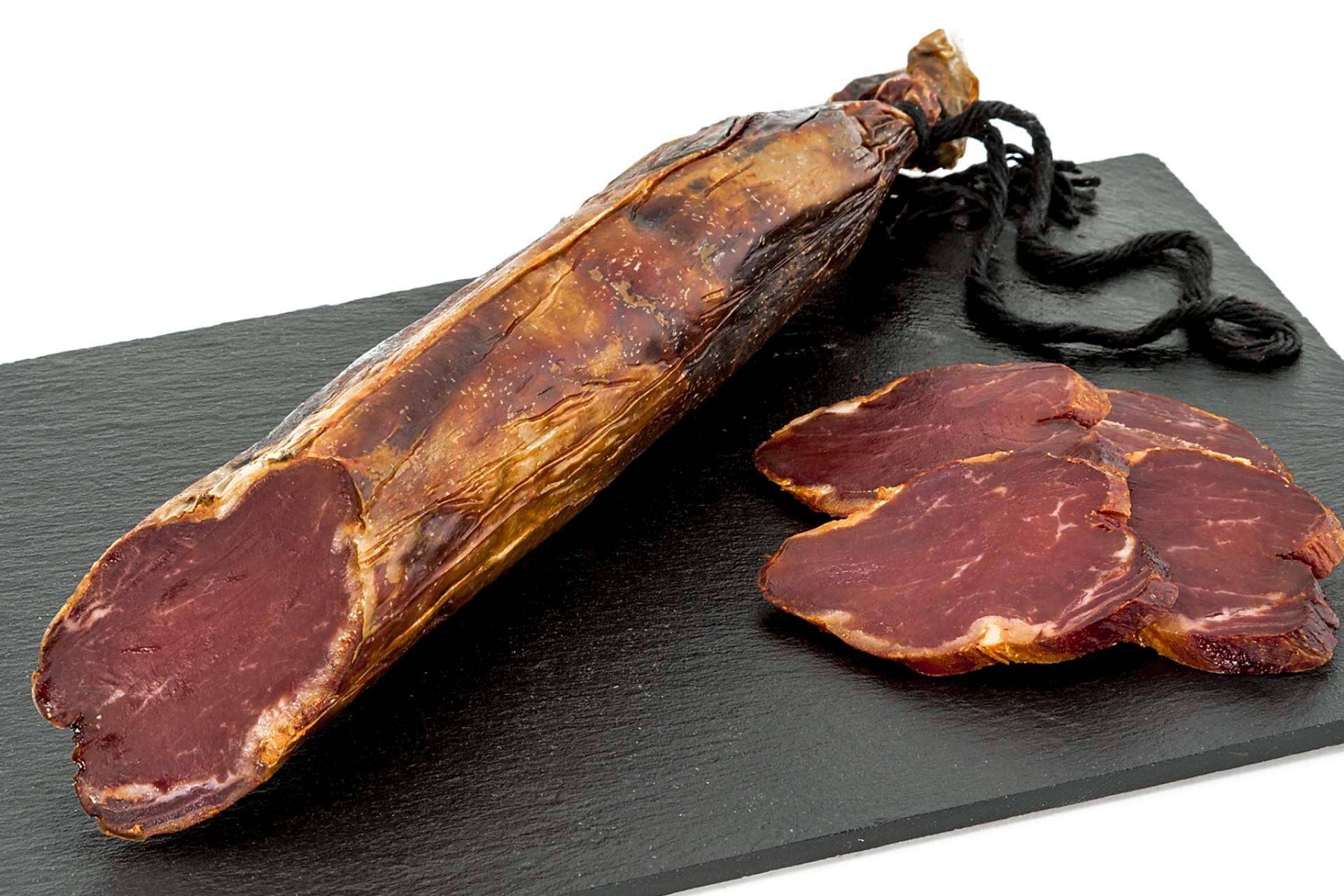 Productos ibéricos, el componente estrella de Cárnicas Segundín S.L. que convertirá un encuentro casual en toda una experiencia gastronómica vital