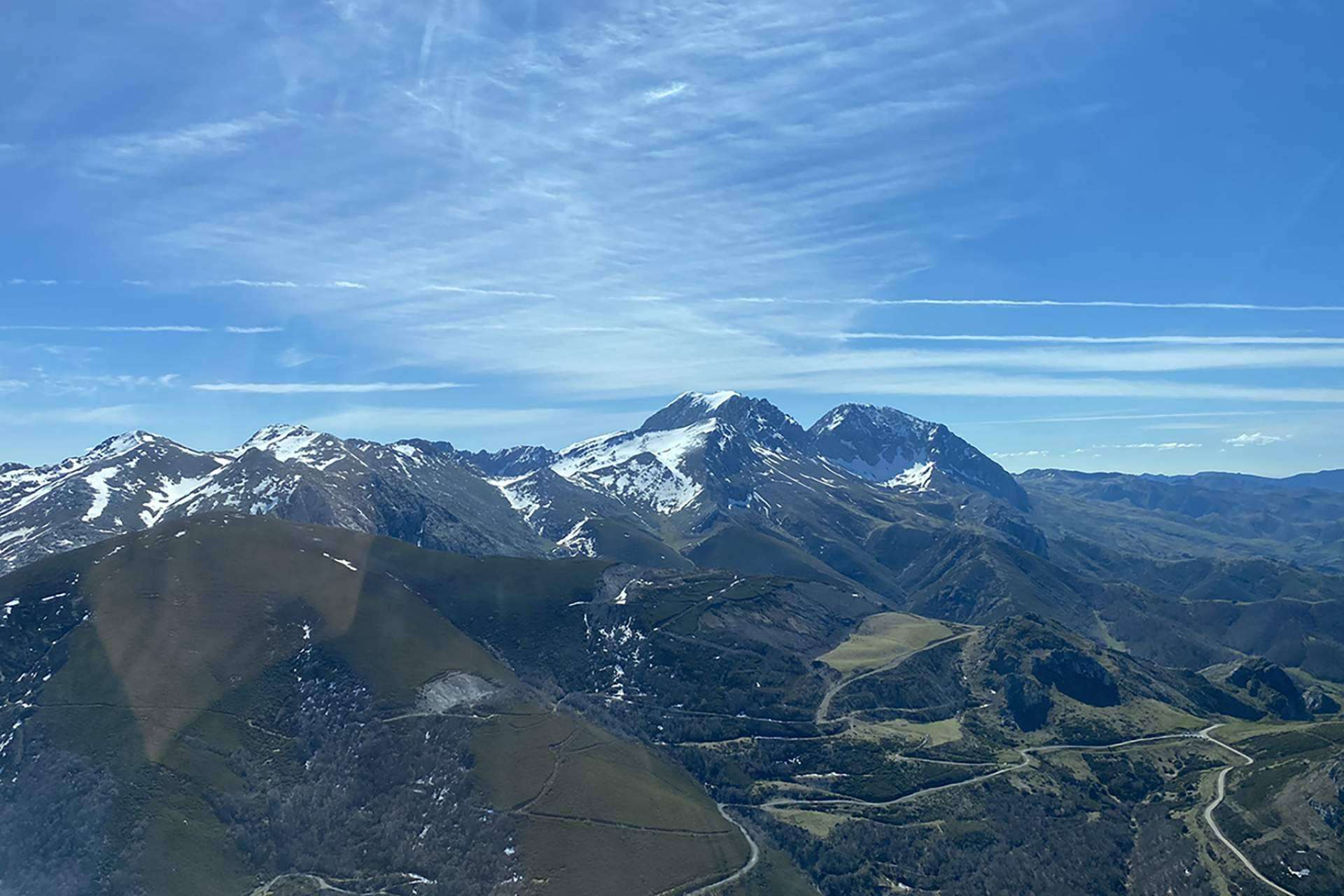 Volar en Asturias con los cursos de pilotaje de ultraligero que ofrece Asturfly
