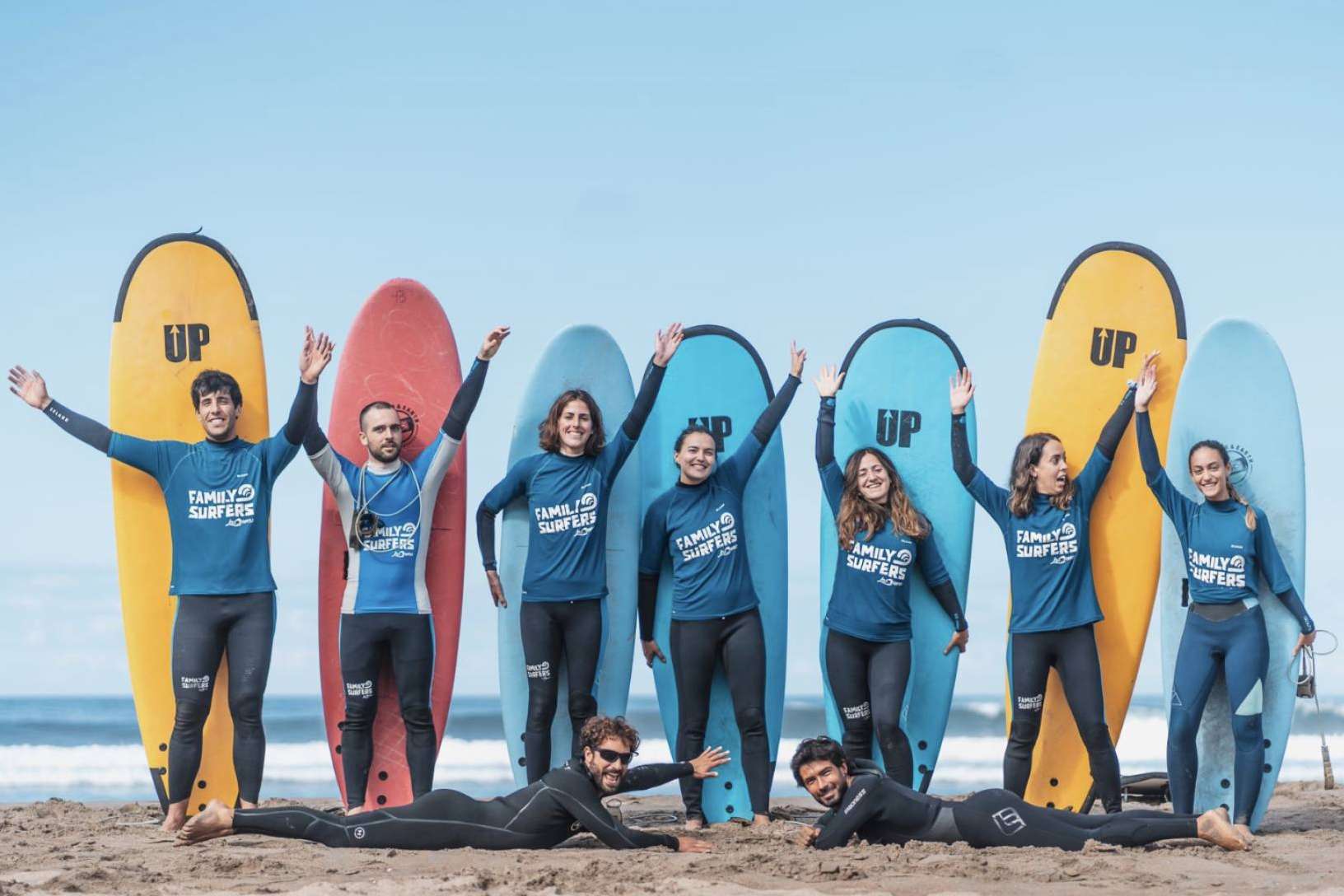 Aprender las principales técnicas de surf con el curso de iniciación del surfcamp Family Surfers – Las Dunas