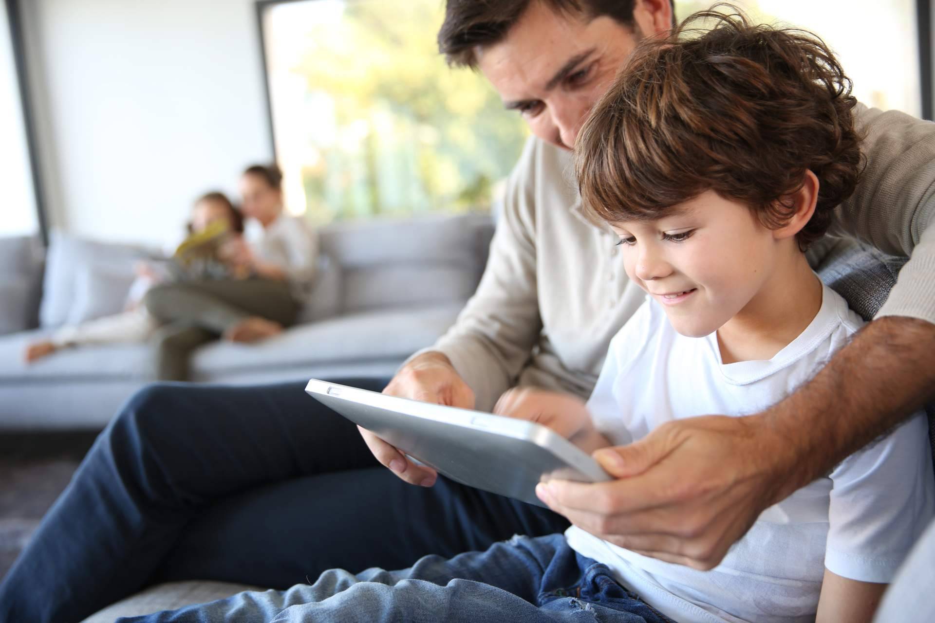 Los juegos de palabras de Deletreados, una muy buena opción para que los niños desarrollen habilidades que necesitan para leer, escribir y deletrear