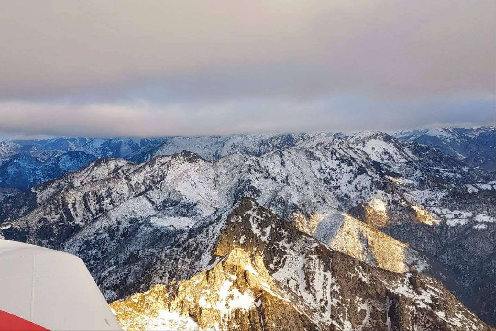 Volar en ultraligero, una forma de descubrir las bellezas de Asturias