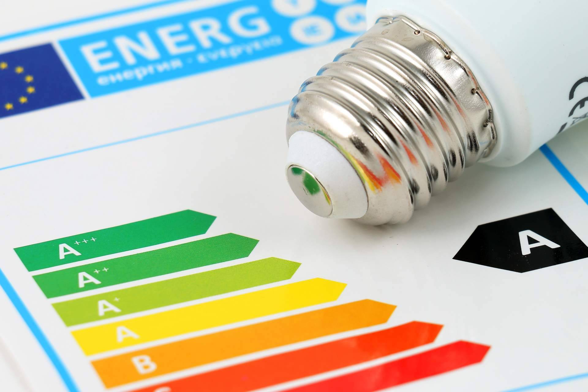 Recomendaciones para ahorrar en la factura de la luz, por Enerbal