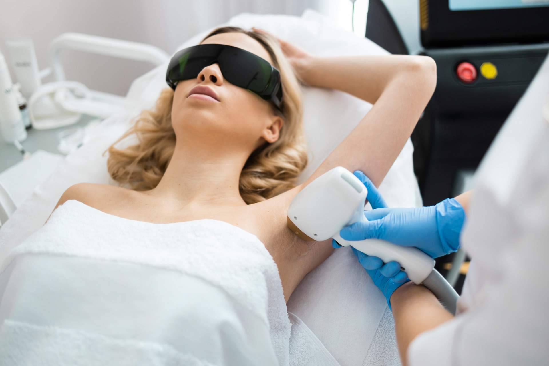 Fin del verano, el momento ideal para optar por la depilación láser de Centro Médico Bravo