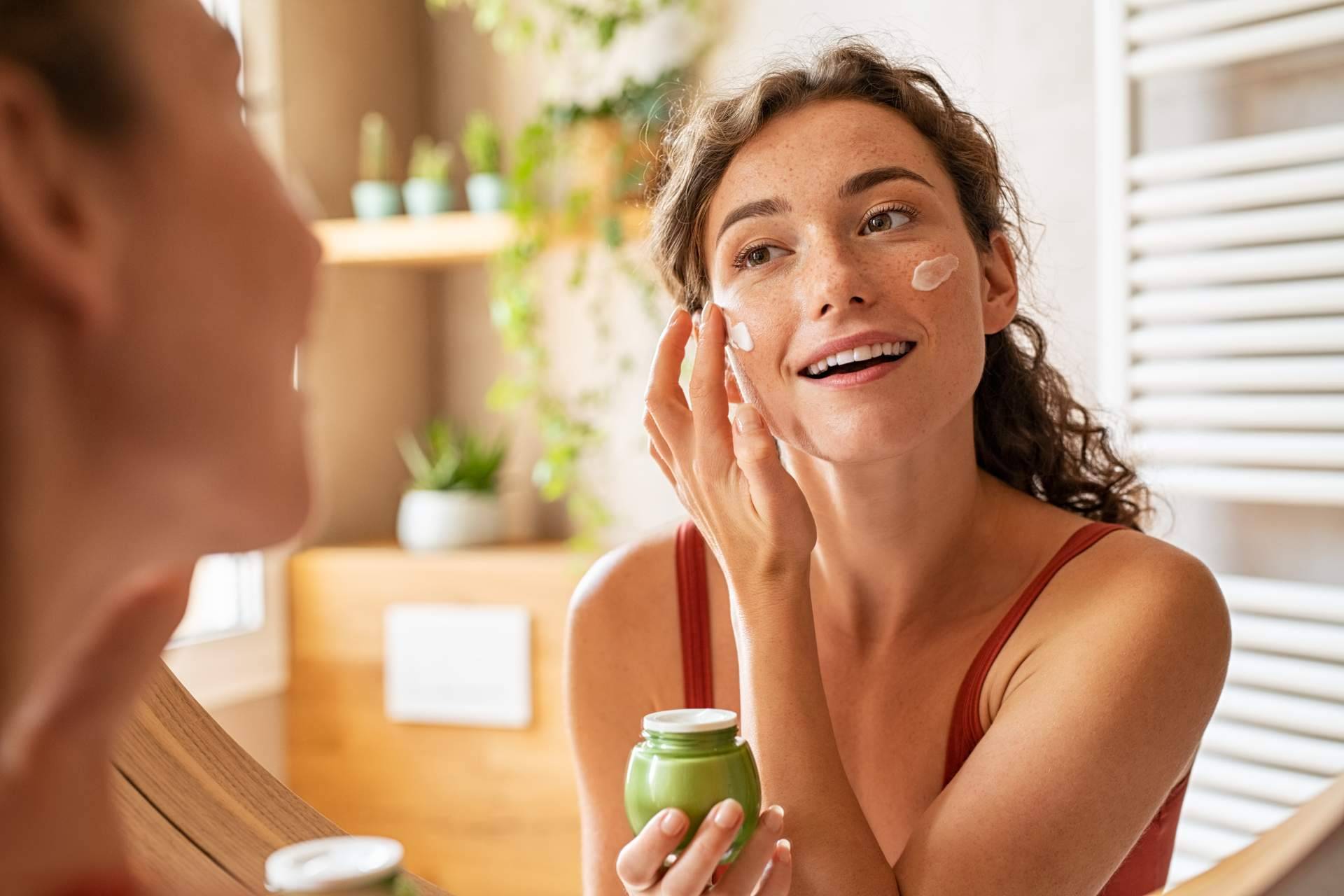 Los productos de la marca cosmética Perricone están disponibles en el catálogo 2023 de Farmacia Laura Garín