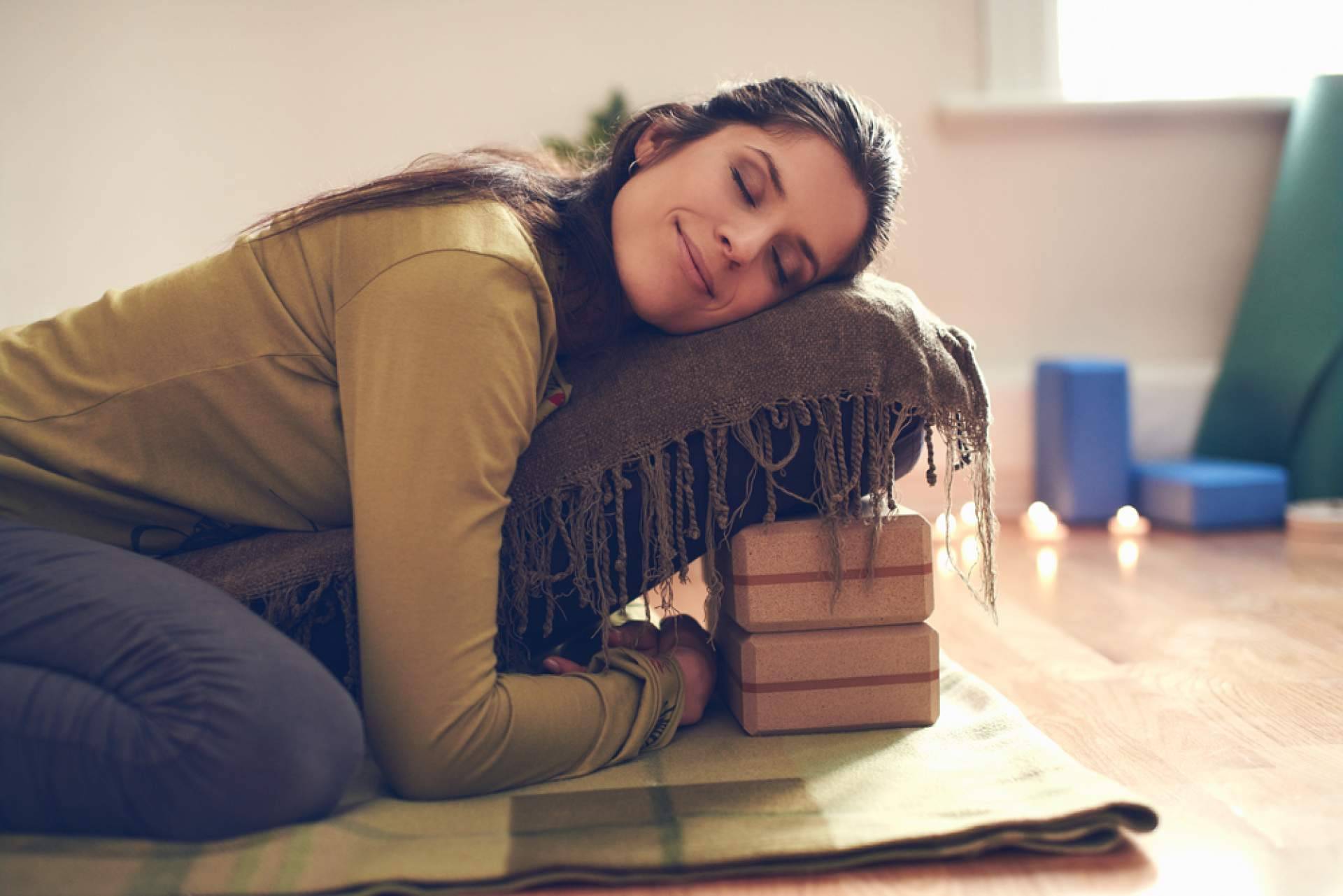 Shakandi sobre los beneficios del yoga terapéutico