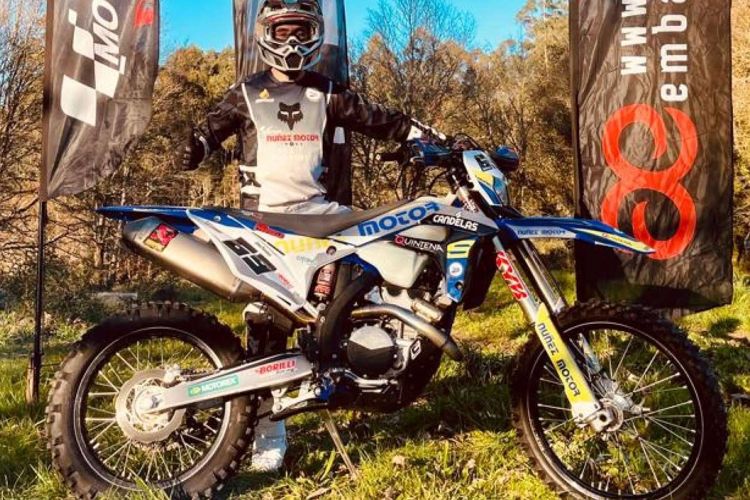 ADHESIVOSEMBARRADOS y sus pegatinas para motos personalizadas