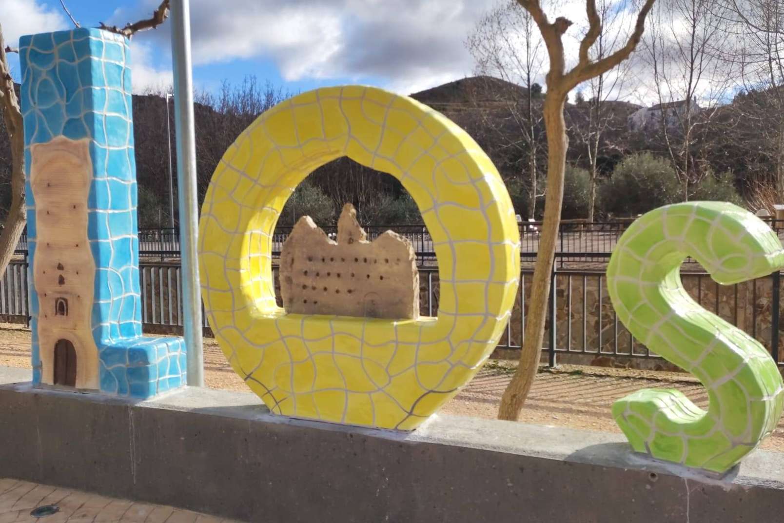 MobuArteX sobre la mezcla del mobiliario urbano con la artesanía tradicional