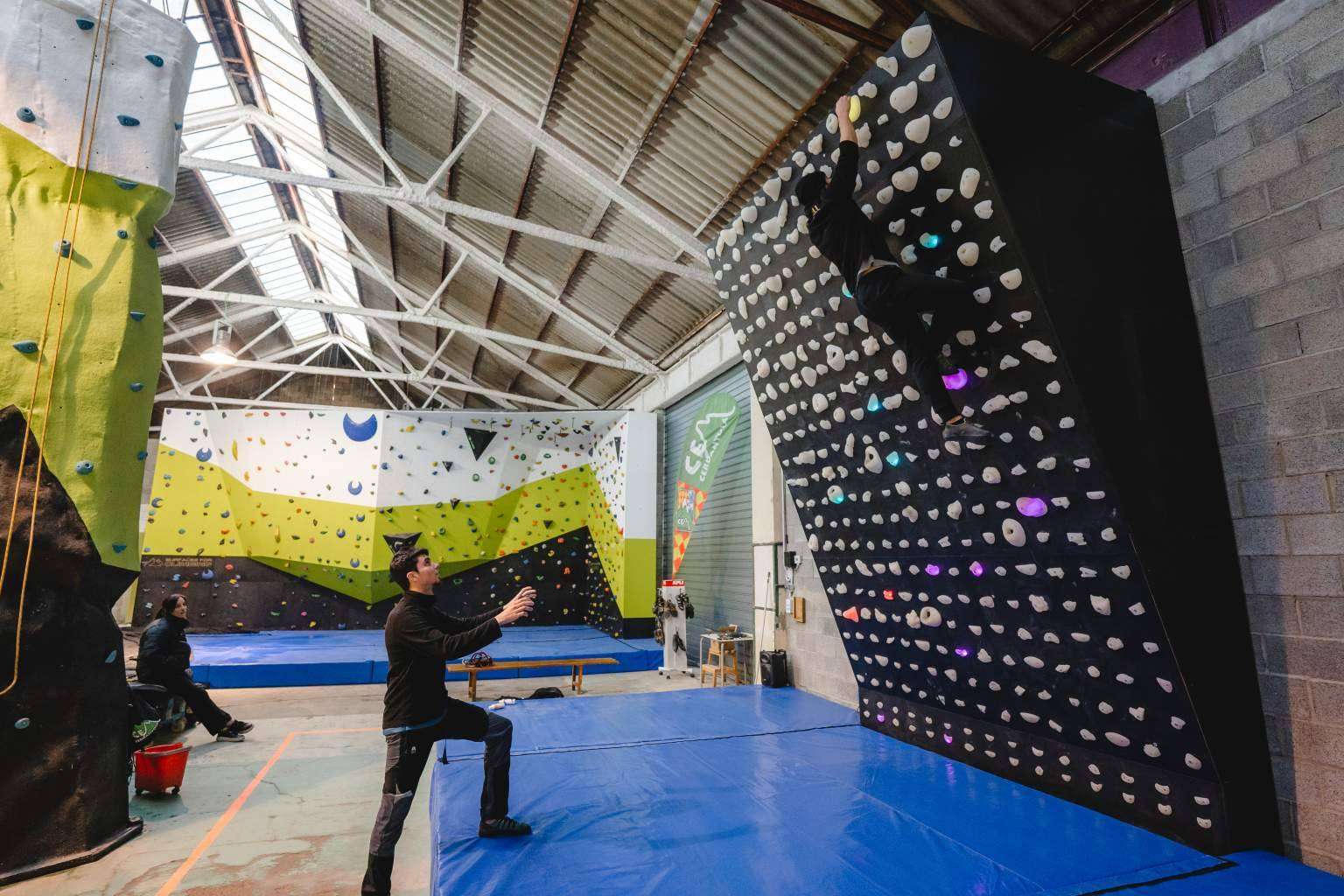 Shiny Wall, los trucos para sacar brillo a un rocódromo