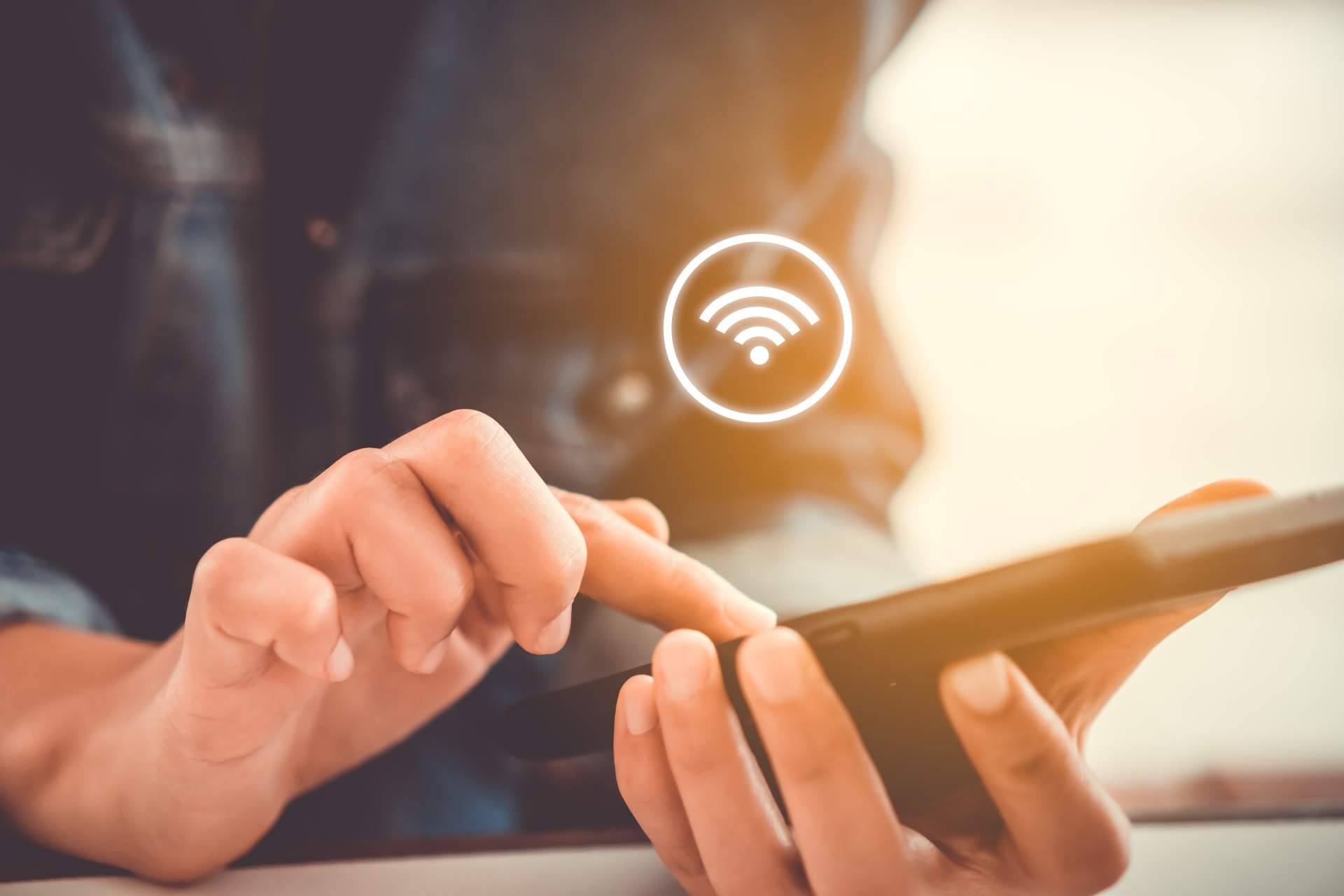 Cómo aumentar la velocidad de internet; wifi o fibra óptica plástica